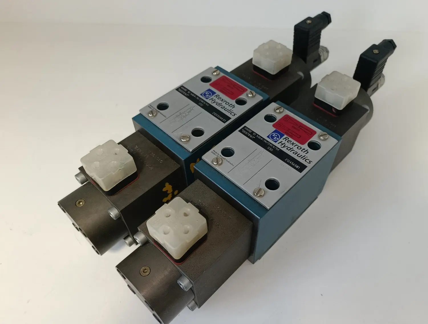 Produktfoto 1 von Proportionalventil, 4WRE 10 M64-14/24K4/M