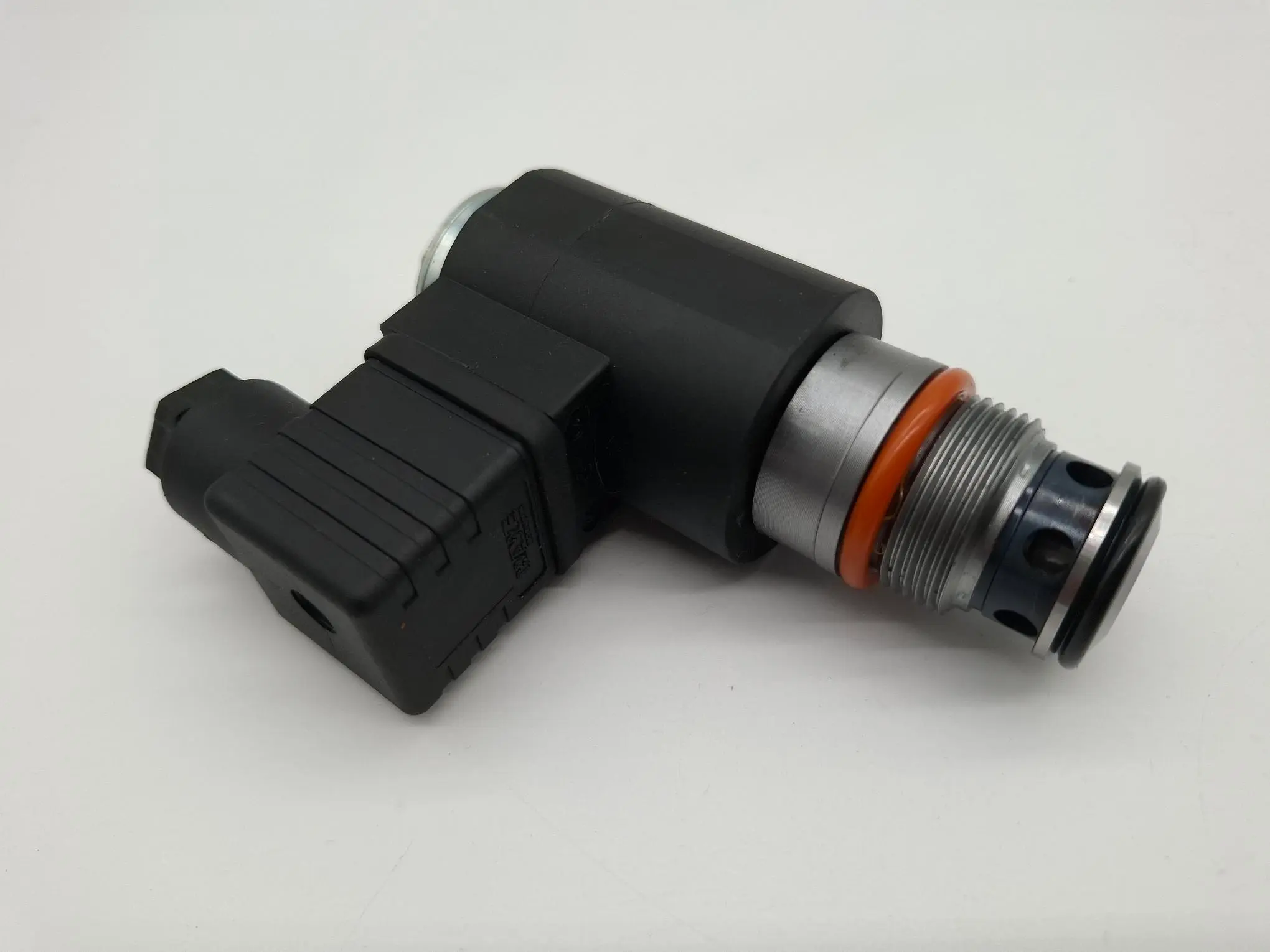 Produktfoto 1 von Einschraub- Magnetventil, max. 80L/min, max. 400bar