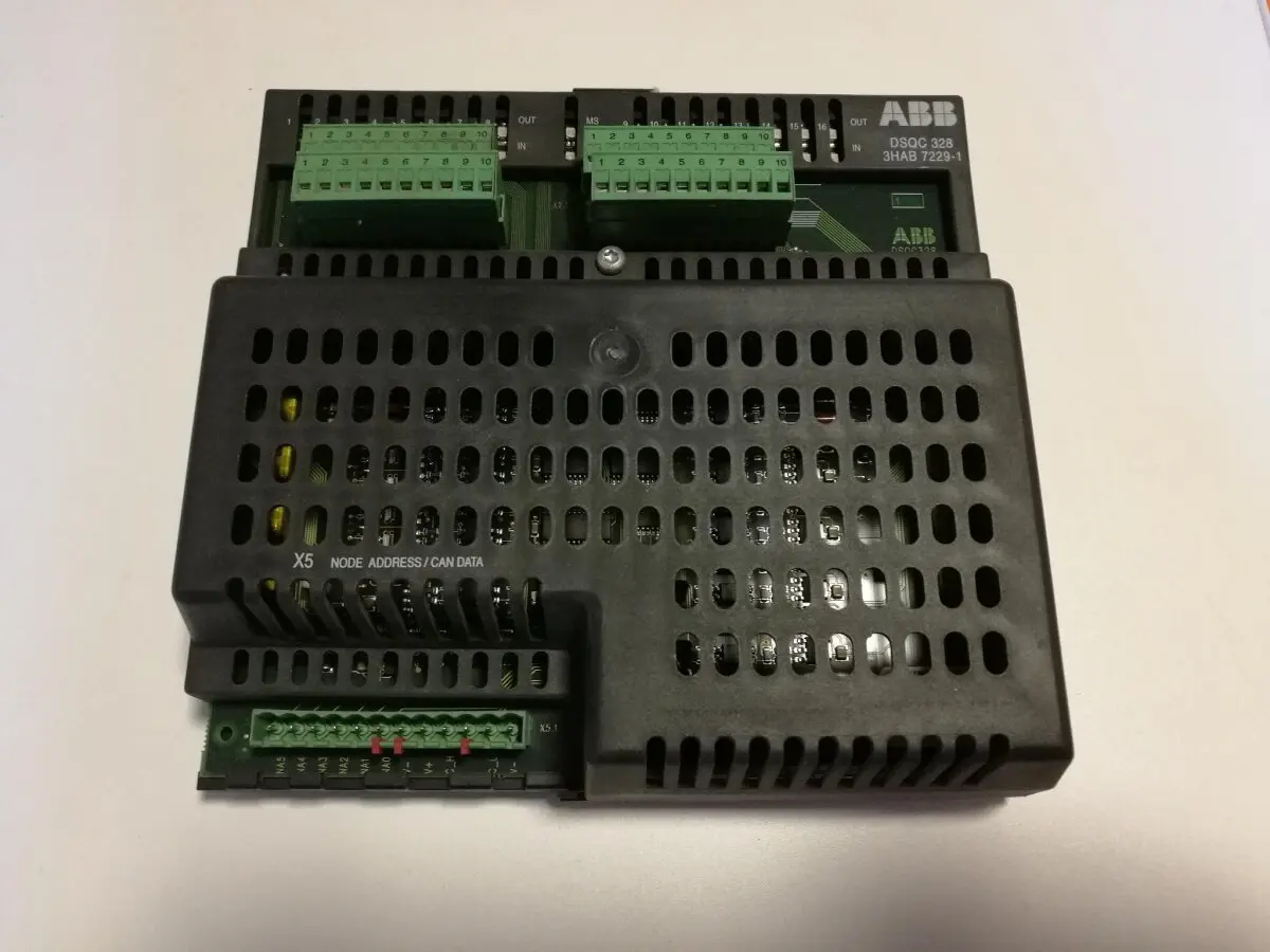 Produktfoto 1 von ABB DSQC328 3HAB 7229-1 Ein-/Ausgangsmodul Combination IO-Module