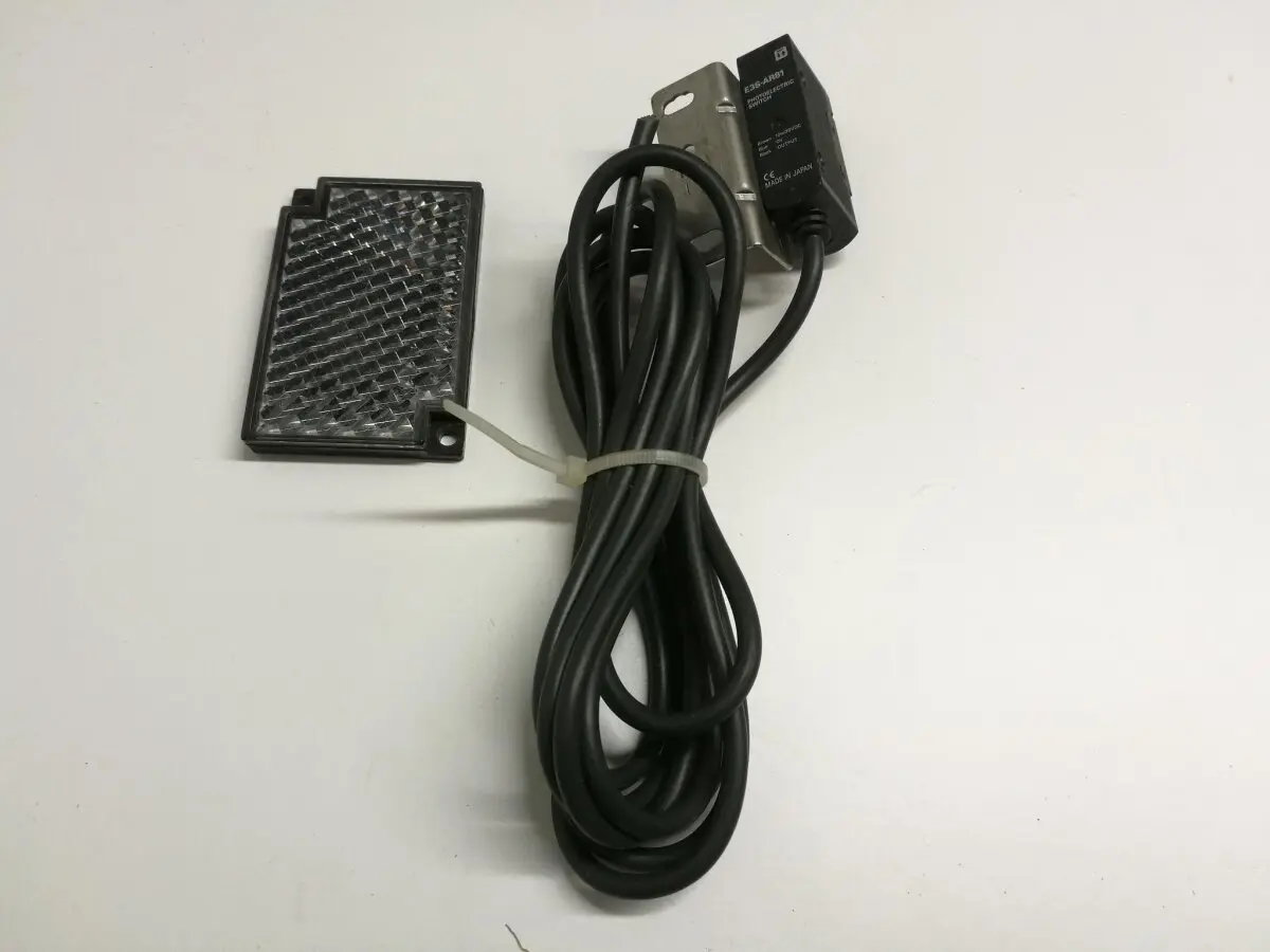 Produktfoto 1 von Omron E3S-AR81 Reflexionslichtschranke photoelectric sensor