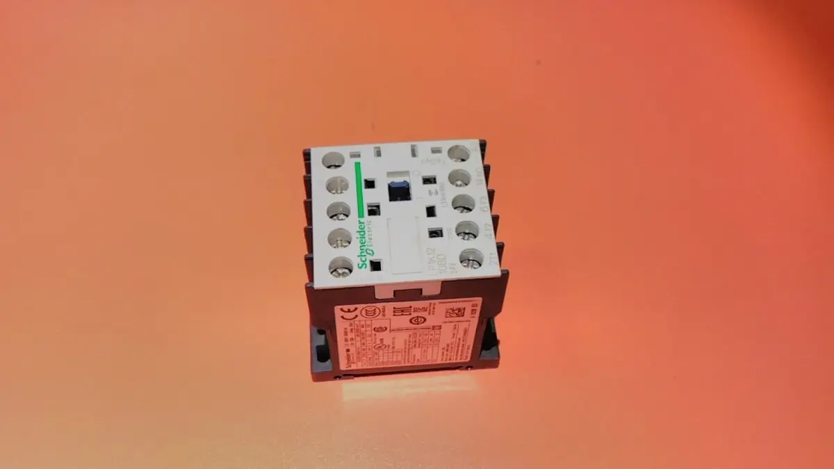 Produktfoto 1 von Schneider LP1K1210BD Leistungsschütz, 3p, 5,5kW/400V/AC3, 12A, 24V DC