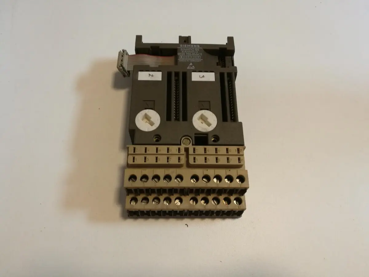 Produktfoto 1 von Siemens Simatic S5 6ES5 700-8MA11 Busmodul 6ES5700-8MA11 Bus Module