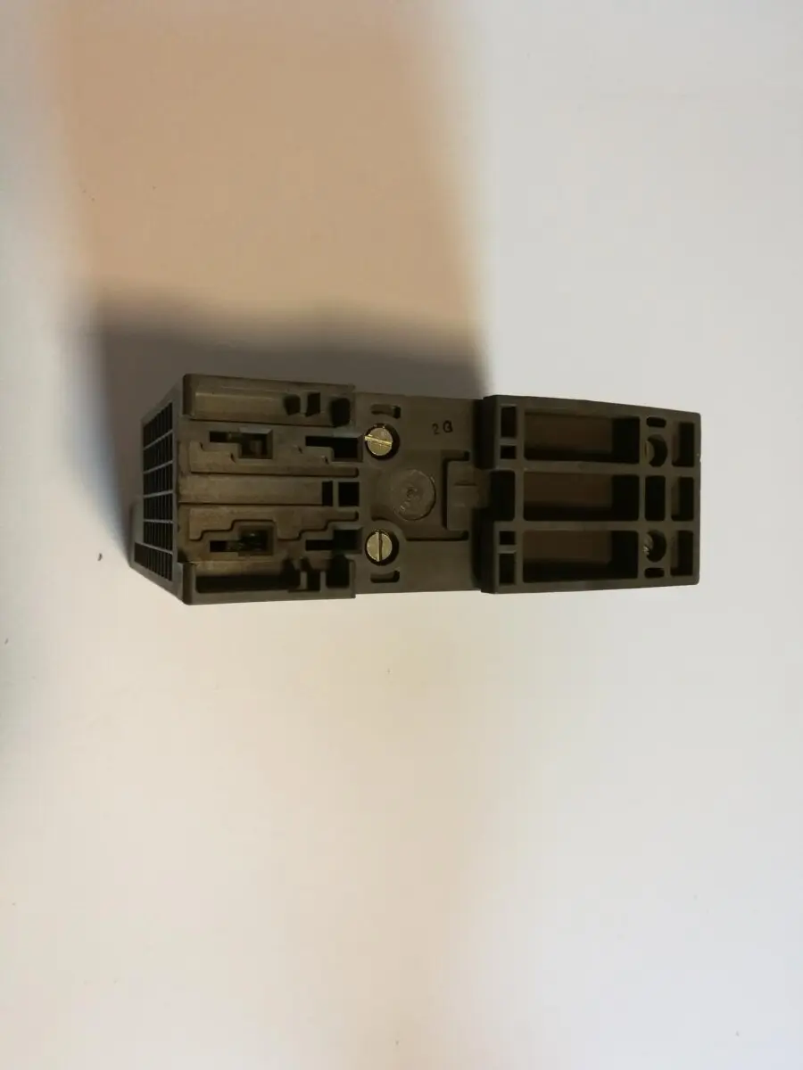 Produktfoto 1 von Siemens simatic S5 6ES5 930-8MD11 Netzteil 6ES5930-8MD11 power supply