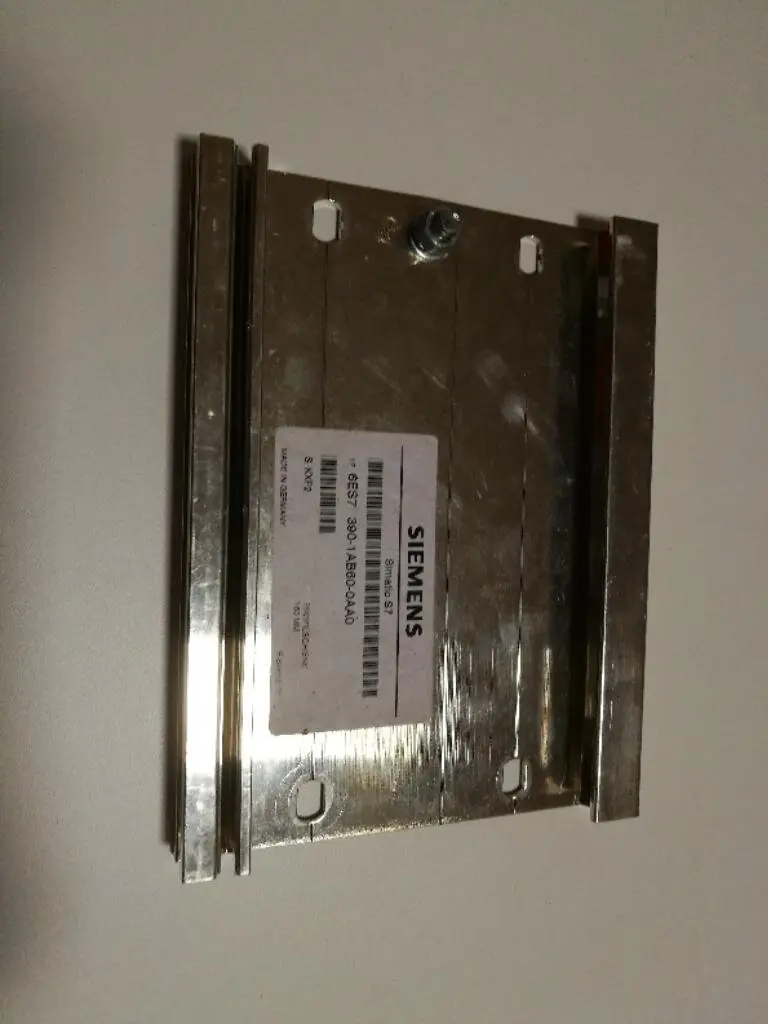 Produktfoto 1 von Siemens Simatic S7 6ES7 390-1AB60-0AA0 Profilschiene 160mm 6ES7390-1AB60-0AA0
