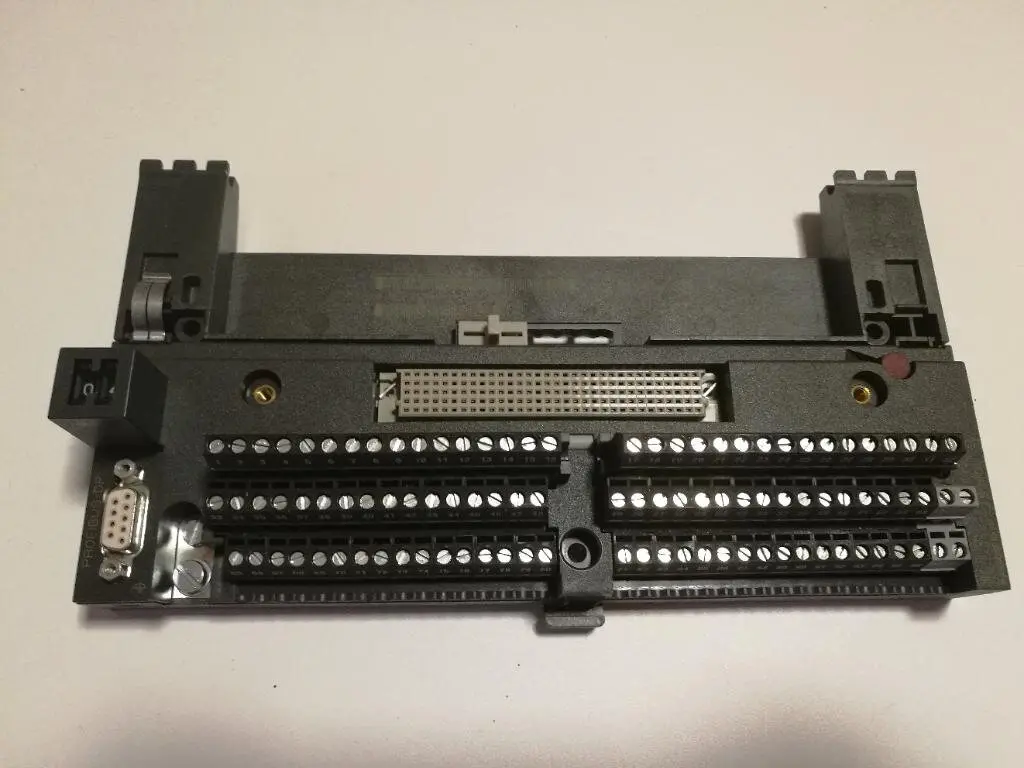 Produktfoto 1 von Siemens Simatic S7 ET200B Terminalblock 6ES7193-0CB10-0XA0