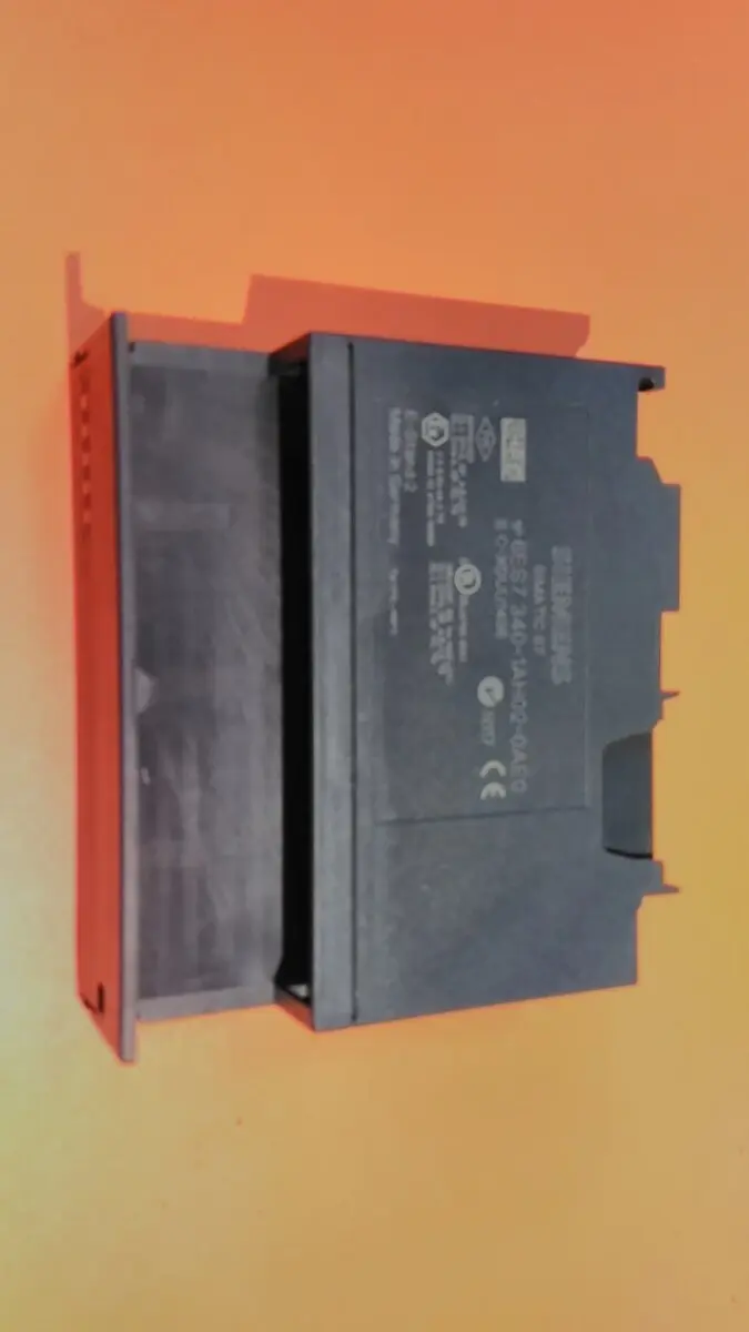 Produktfoto 1 von Siemens SIMATIC S7 Kommunikationsprozessor CP340 6ES7340-1AH02-0AE0 RS232