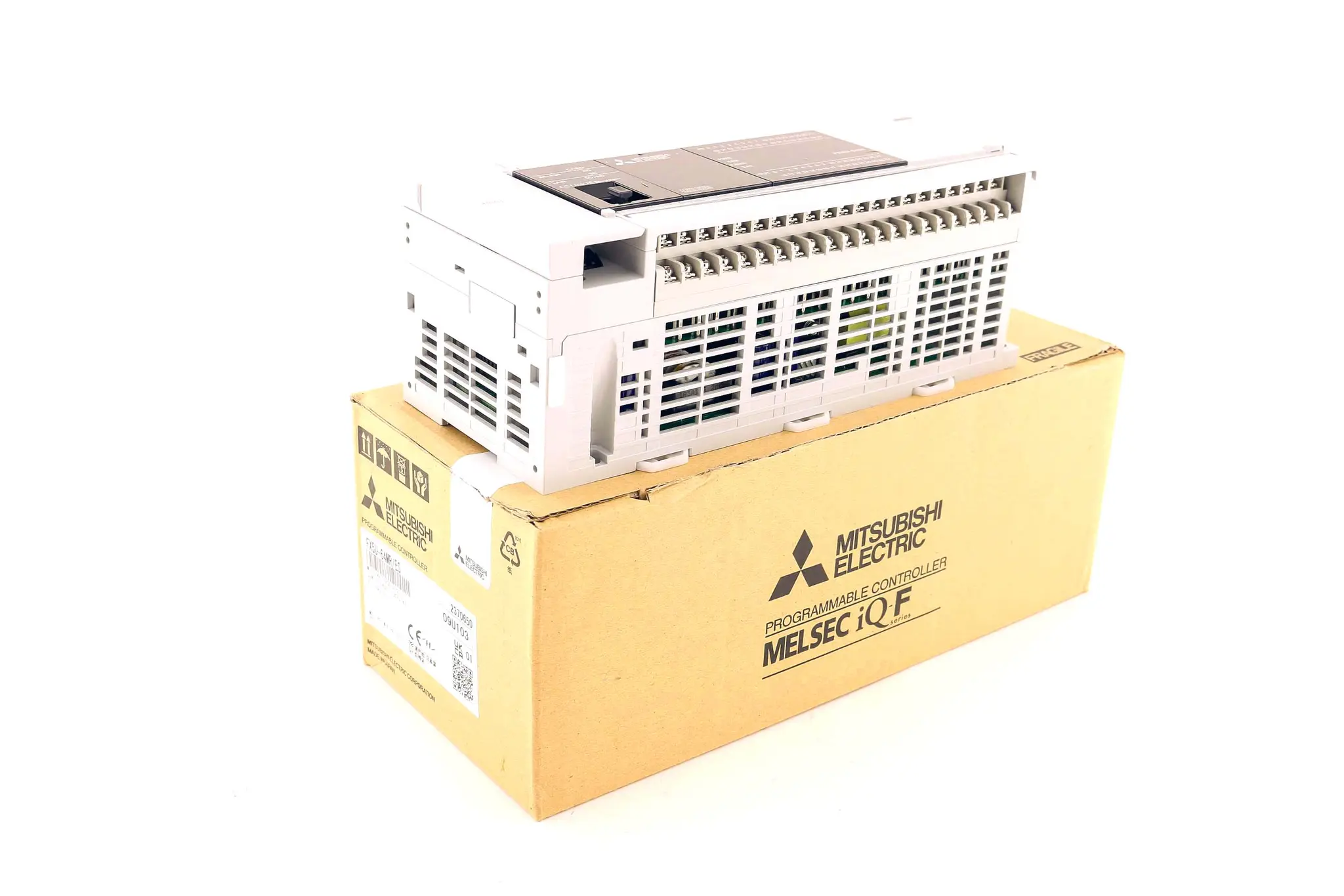 Produktfoto 1 von FX5U-64MR/ES