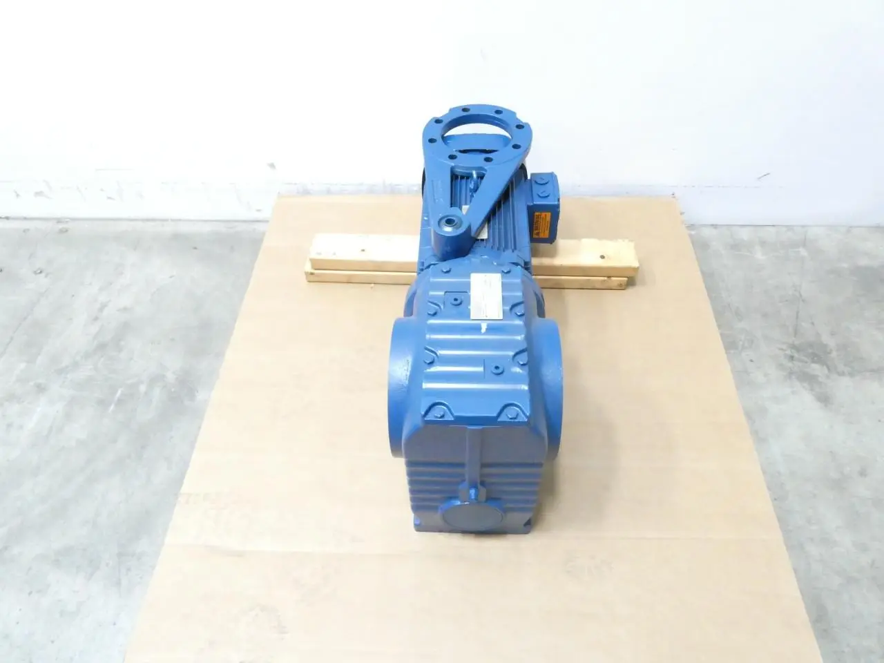 SEW EURODRIVE SA87/T DRN132S4