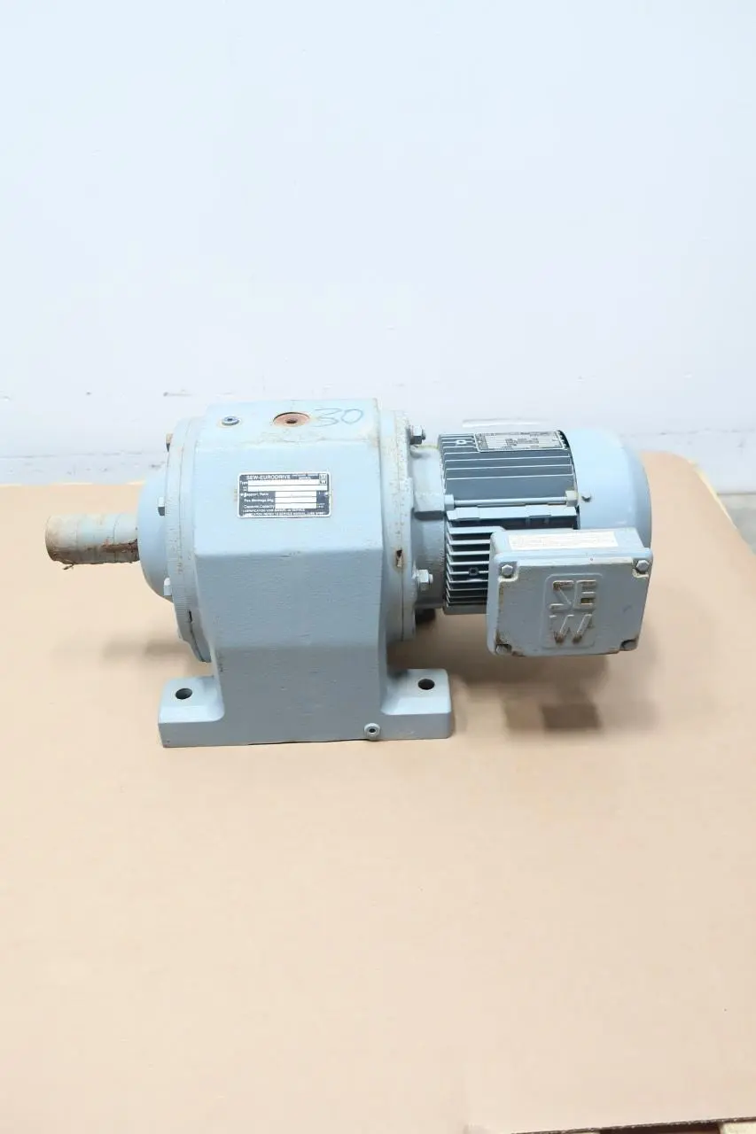 Produktfoto 1 von SEW EURODRIVE R83DT90S4