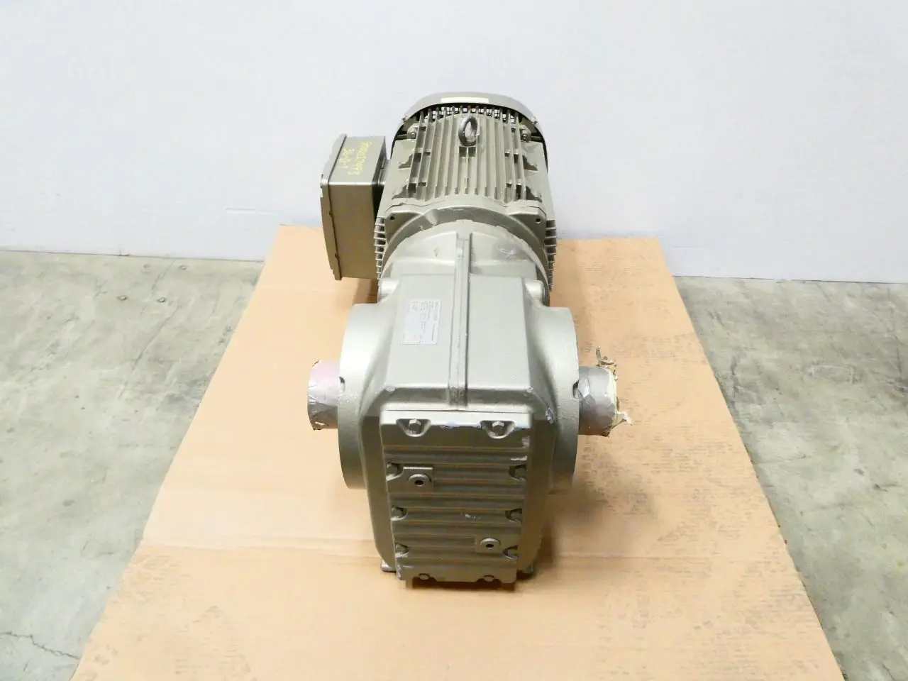 Produktfoto 1 von SEW EURODRIVE KT97/T DRN180M4/RI