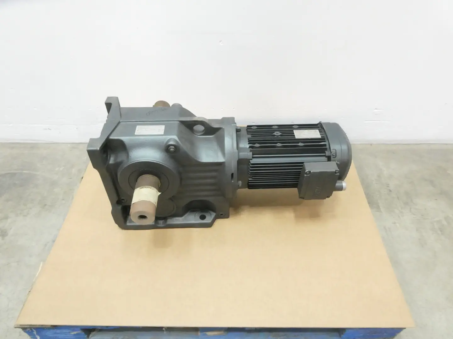 Produktfoto 1 von SEW EURODRIVE K97 DRE132M4/AFQ8