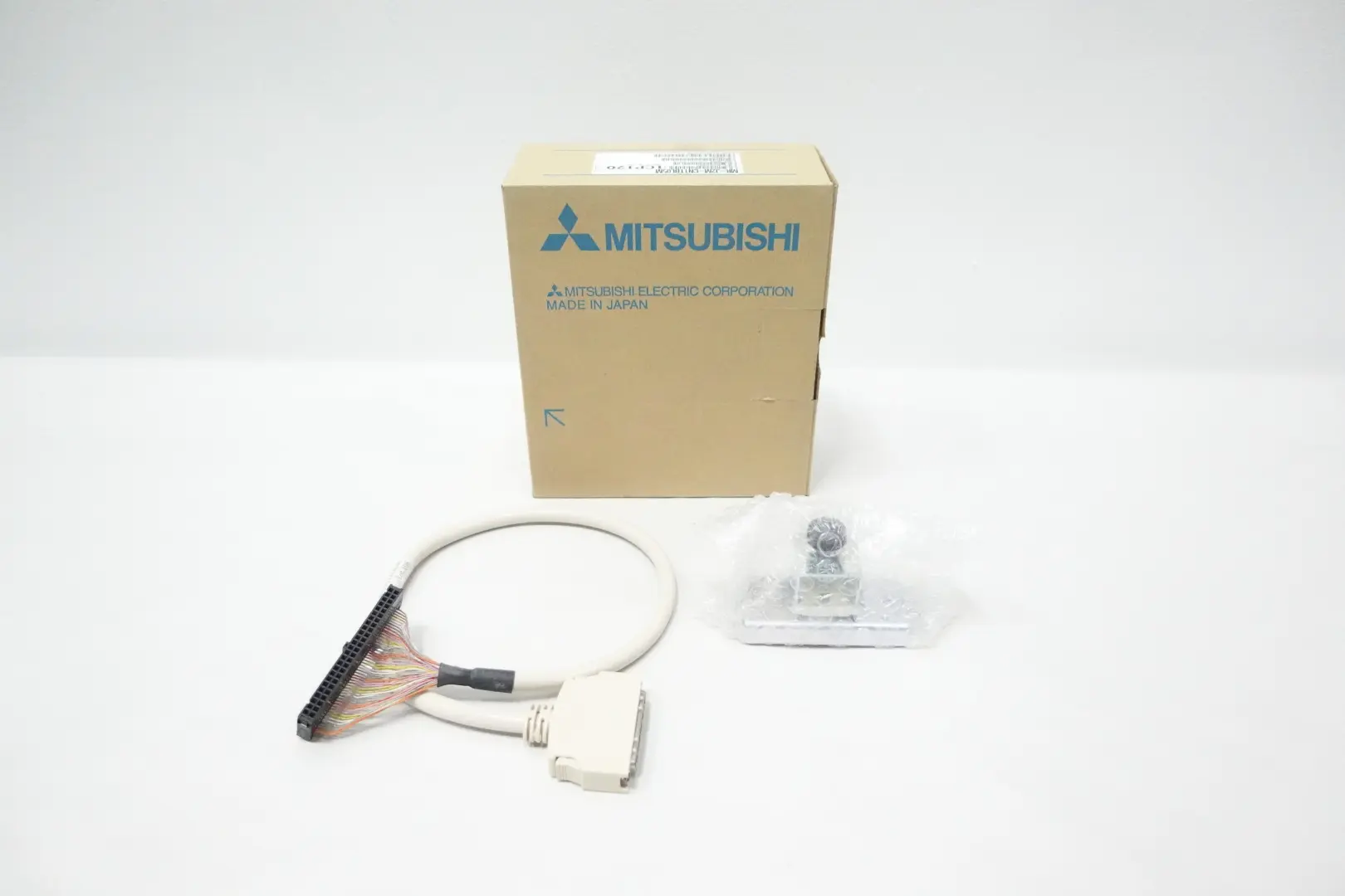 Produktfoto 1 von MITSUBISHI MR-J2M-CN1TBL05M