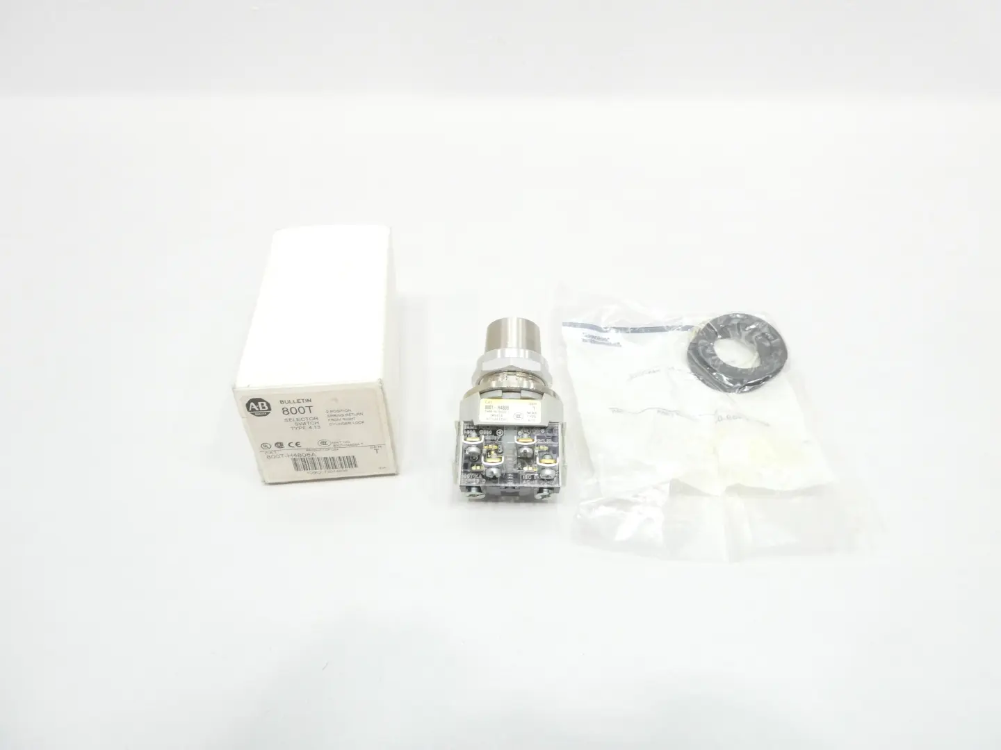 Produktfoto 1 von ALLEN BRADLEY 800T-H4808A