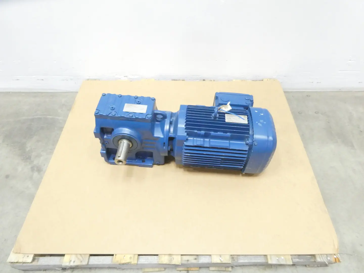 Produktfoto 1 von SEW EURODRIVE S77 DRN132M4