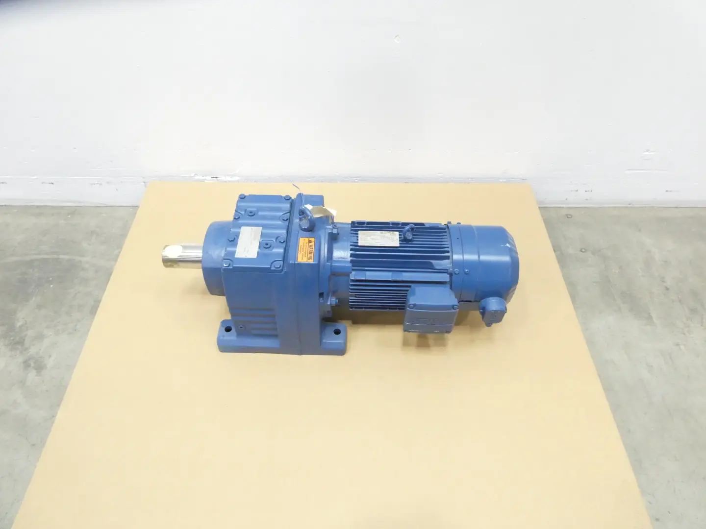 Produktfoto 1 von SEW EURODRIVE R87 DRN100L4/TF/EK8S