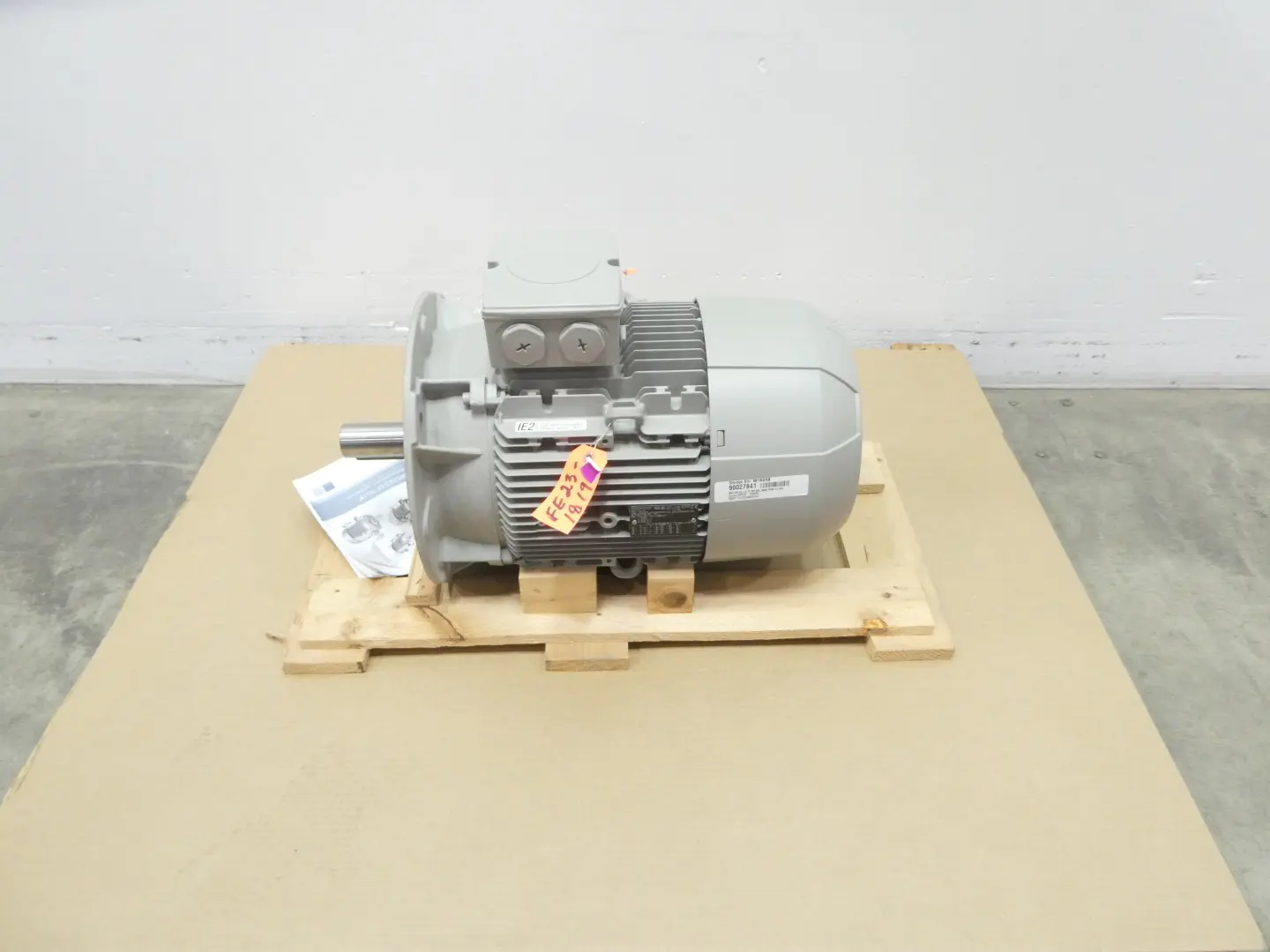 SIEMENS 1AV2162B 1LE10211DB222FF4-Z
