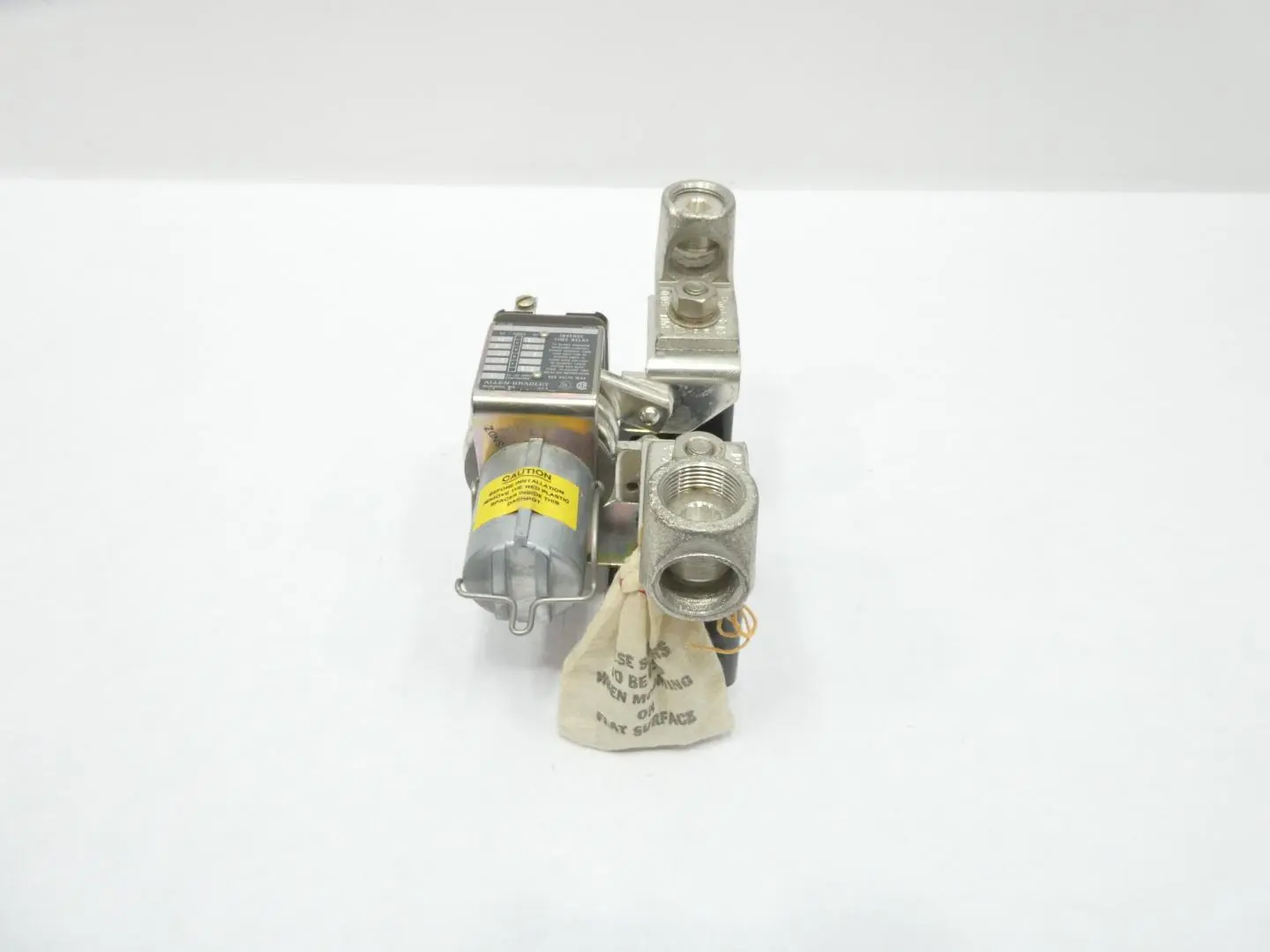 Produktfoto 1 von ALLEN BRADLEY 810-A28A