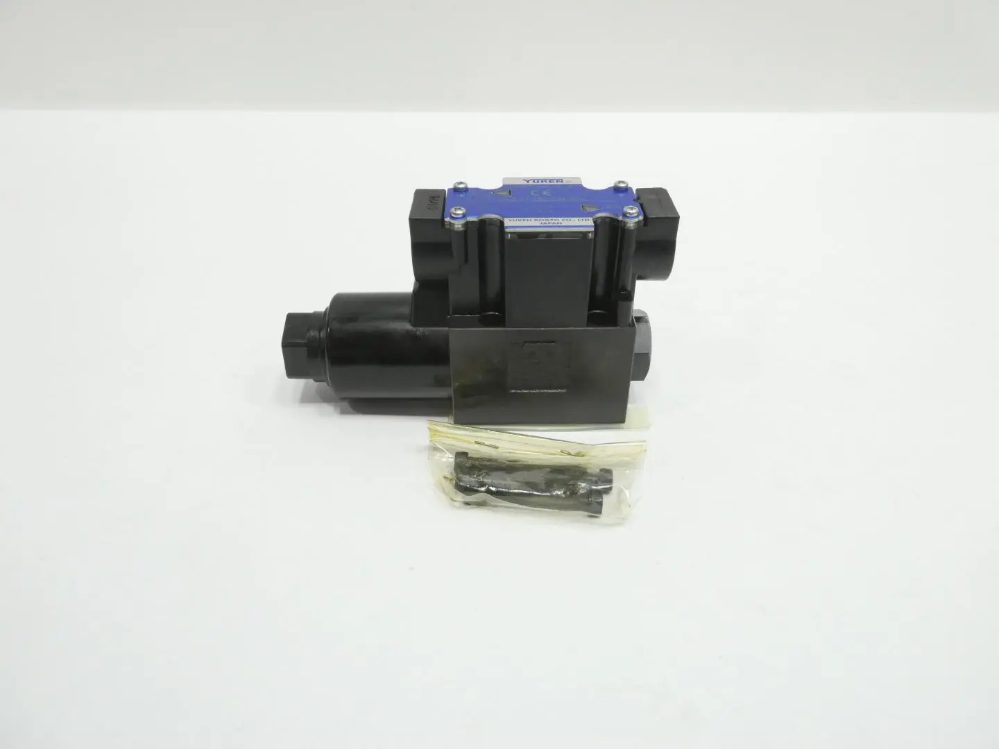 Produktfoto 1 von YUKEN DSG-01-2B2-D24-70-L