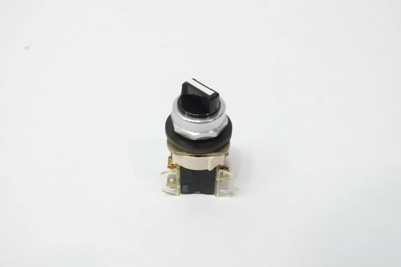 Produktfoto 1 von ALLEN BRADLEY 800T-J2KT7B
