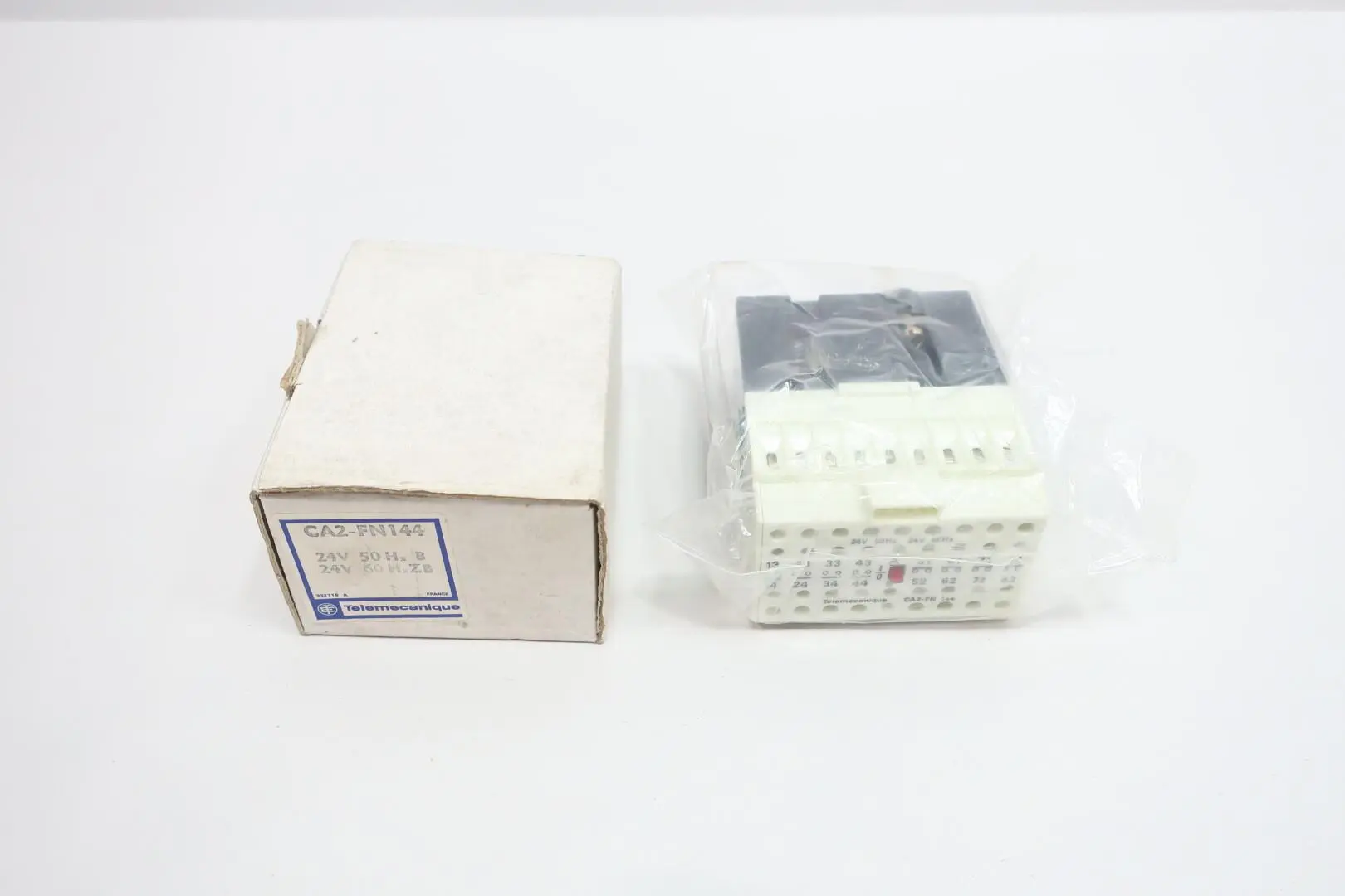 Produktfoto 1 von TELEMECANIQUE CA2-FN144