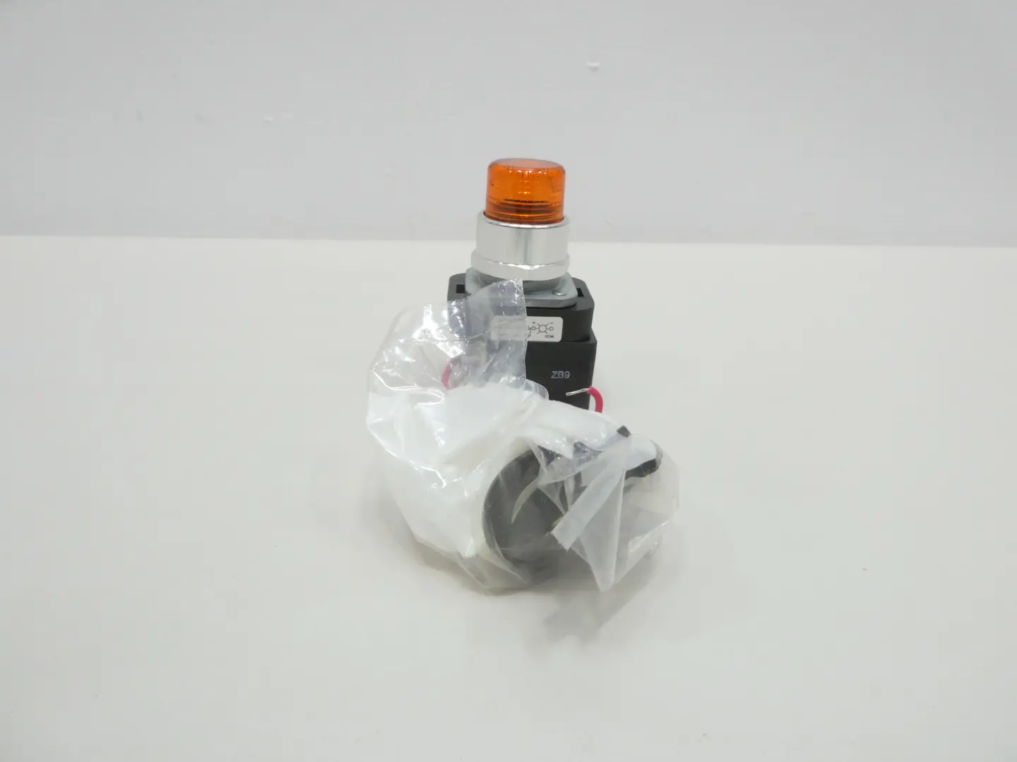 Produktfoto 1 von ALLEN BRADLEY 800T-QTH2A