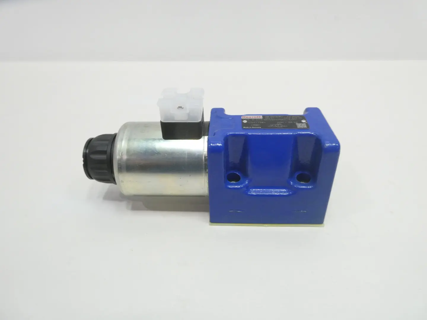 Produktfoto 1 von REXROTH 4WE 10 D73-50/EG24N9K4/A12M
