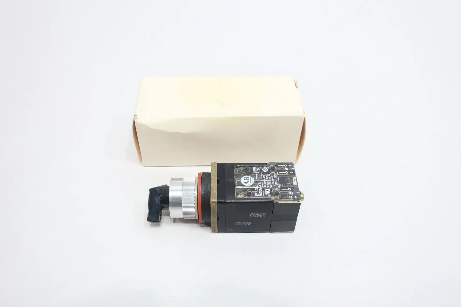 Produktfoto 1 von ALLEN BRADLEY 800MR-NH2QB