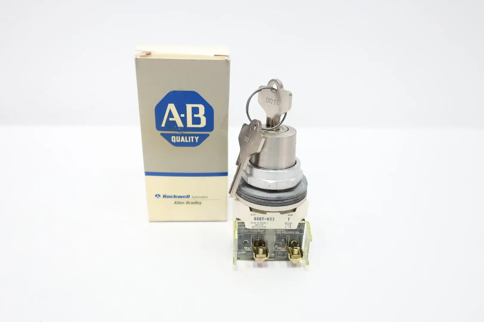 Produktfoto 1 von ALLEN BRADLEY 800T-H33A2