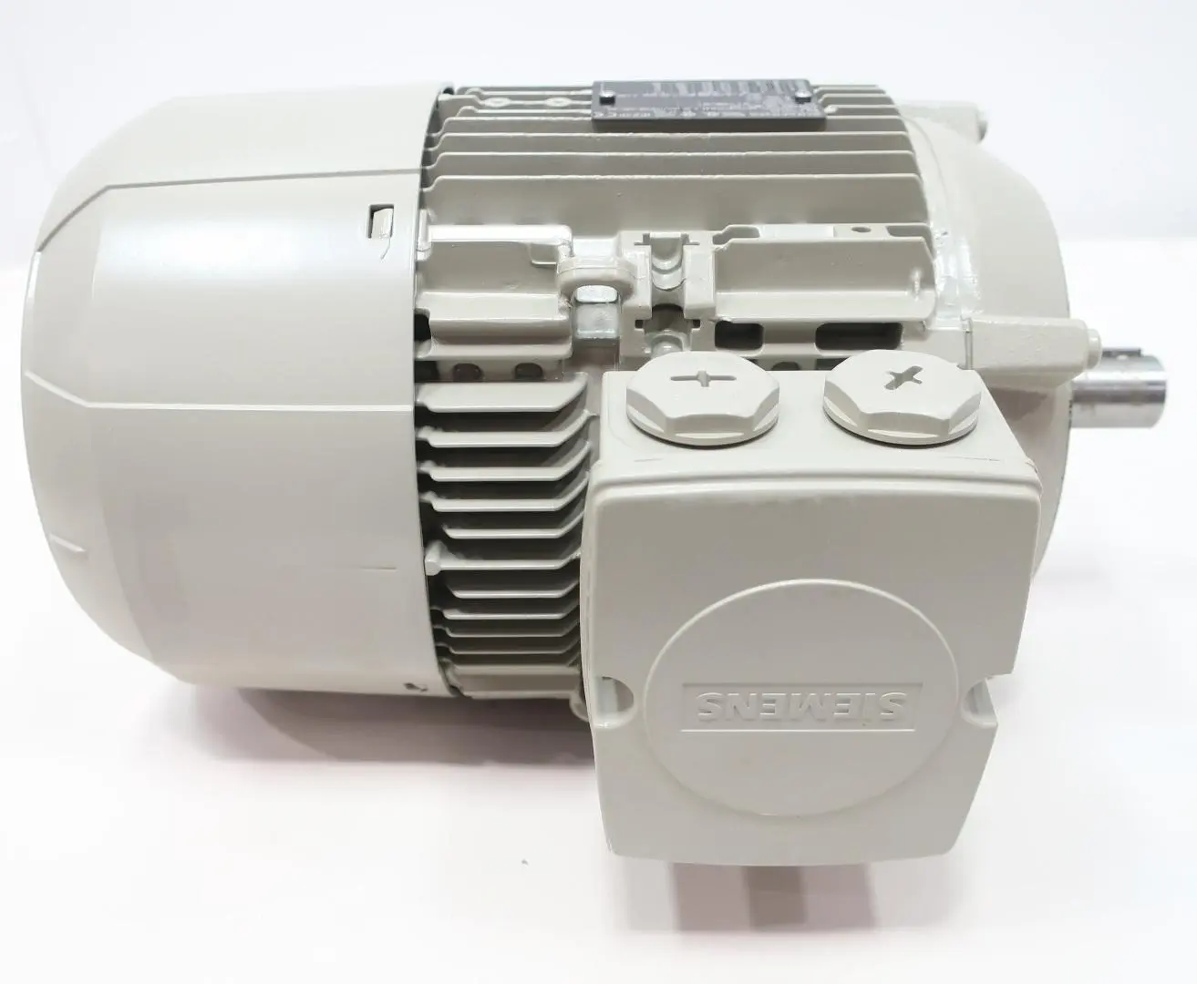 Produktfoto 1 von SIEMENS 1AV2112C 1LE10211BC222KA4-Z