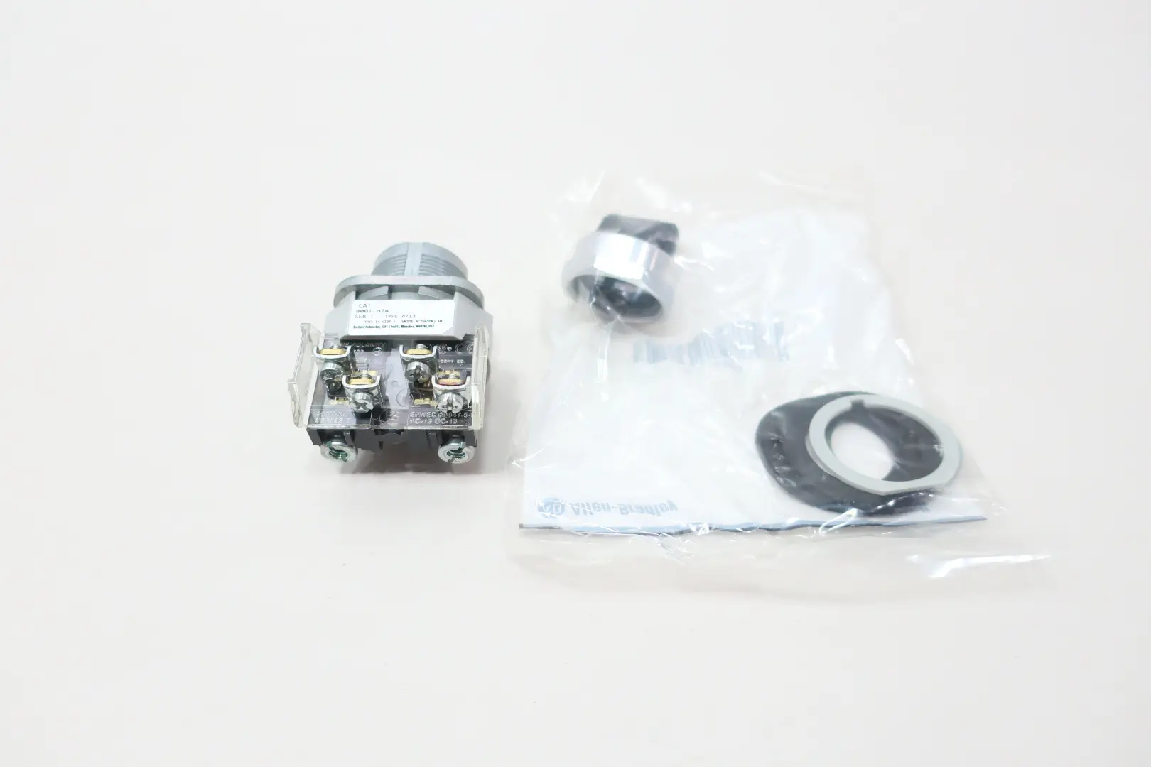 Produktfoto 1 von ALLEN BRADLEY 800T-H2A