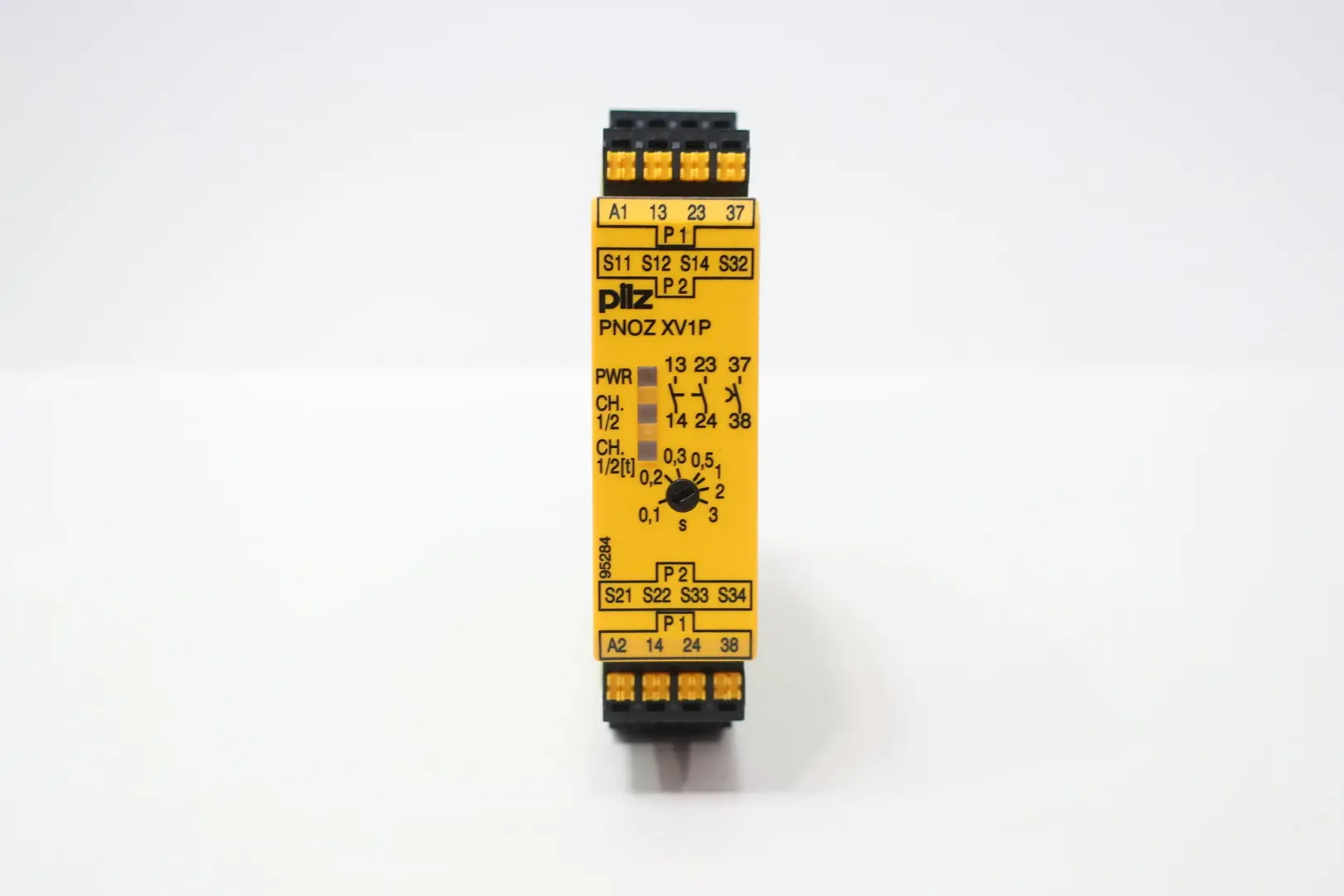 Produktfoto 1 von PILZ PNOZ XV1P C 3/24VDC 2N/O 1N/OT