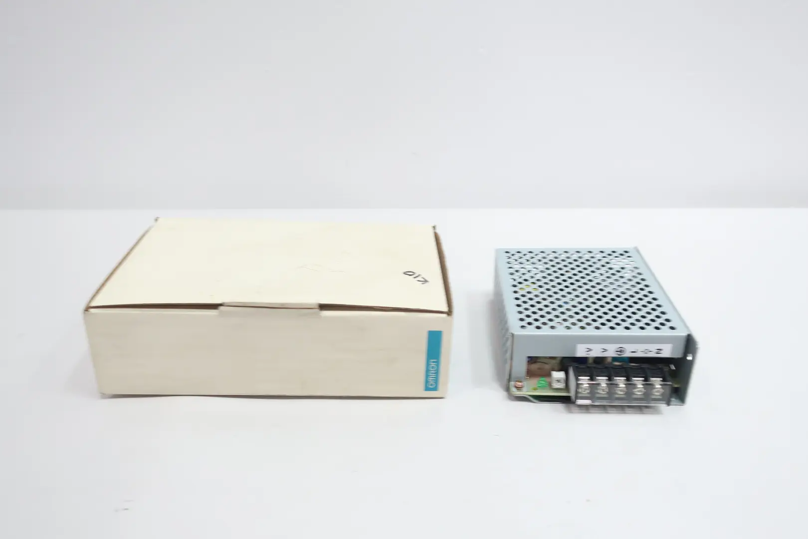 Produktfoto 1 von OMRON S82J-02524D