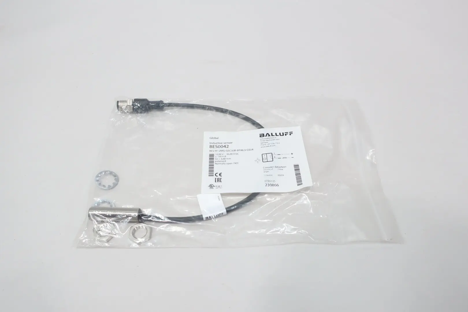 Produktfoto 1 von BALLUFF BES0042 BES M12MG-GSC30B-BP00,3-GS04