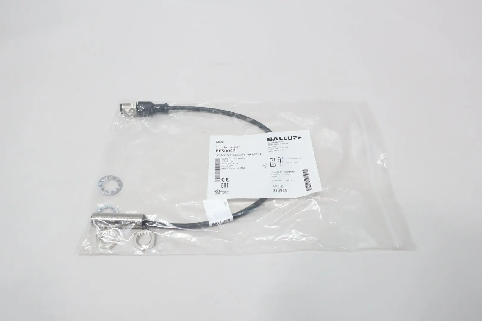 Produktfoto 1 von BALLUFF BES0042 BES M12MG-GSC30B-BP00,3-GS04