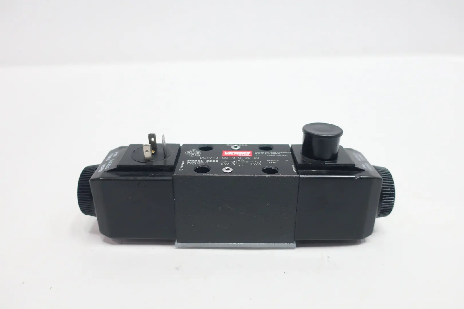 Produktfoto 1 von VICKERS DG4V-3-OC-M-U-B6-60