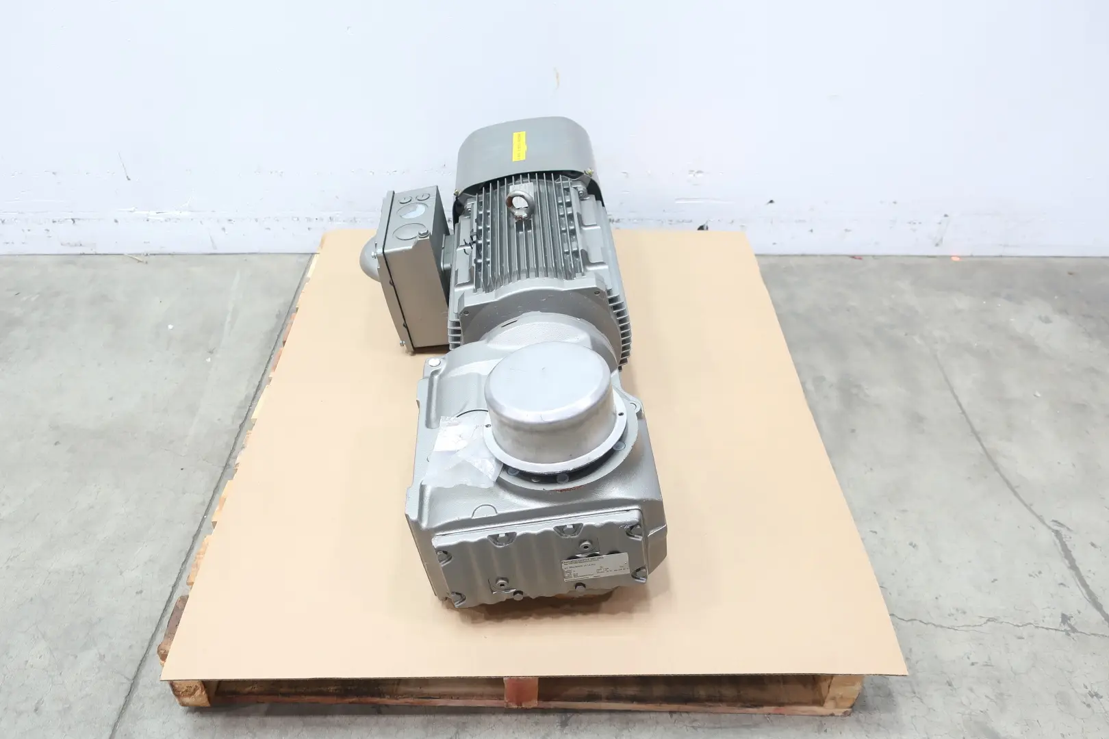 Produktfoto 1 von SEW EURODRIVE KT87DRE180M4BE20HR/EG7S
