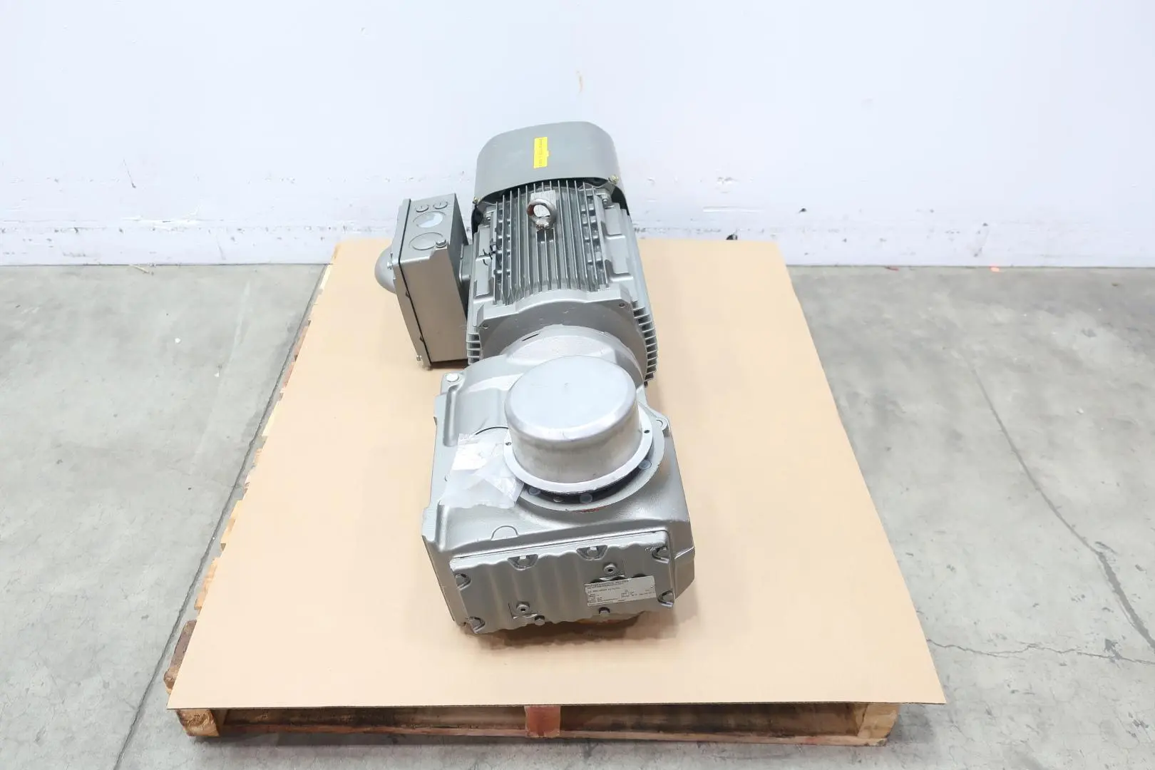 Produktfoto 1 von SEW EURODRIVE KT87DRE180M4BE20HR/EG7S
