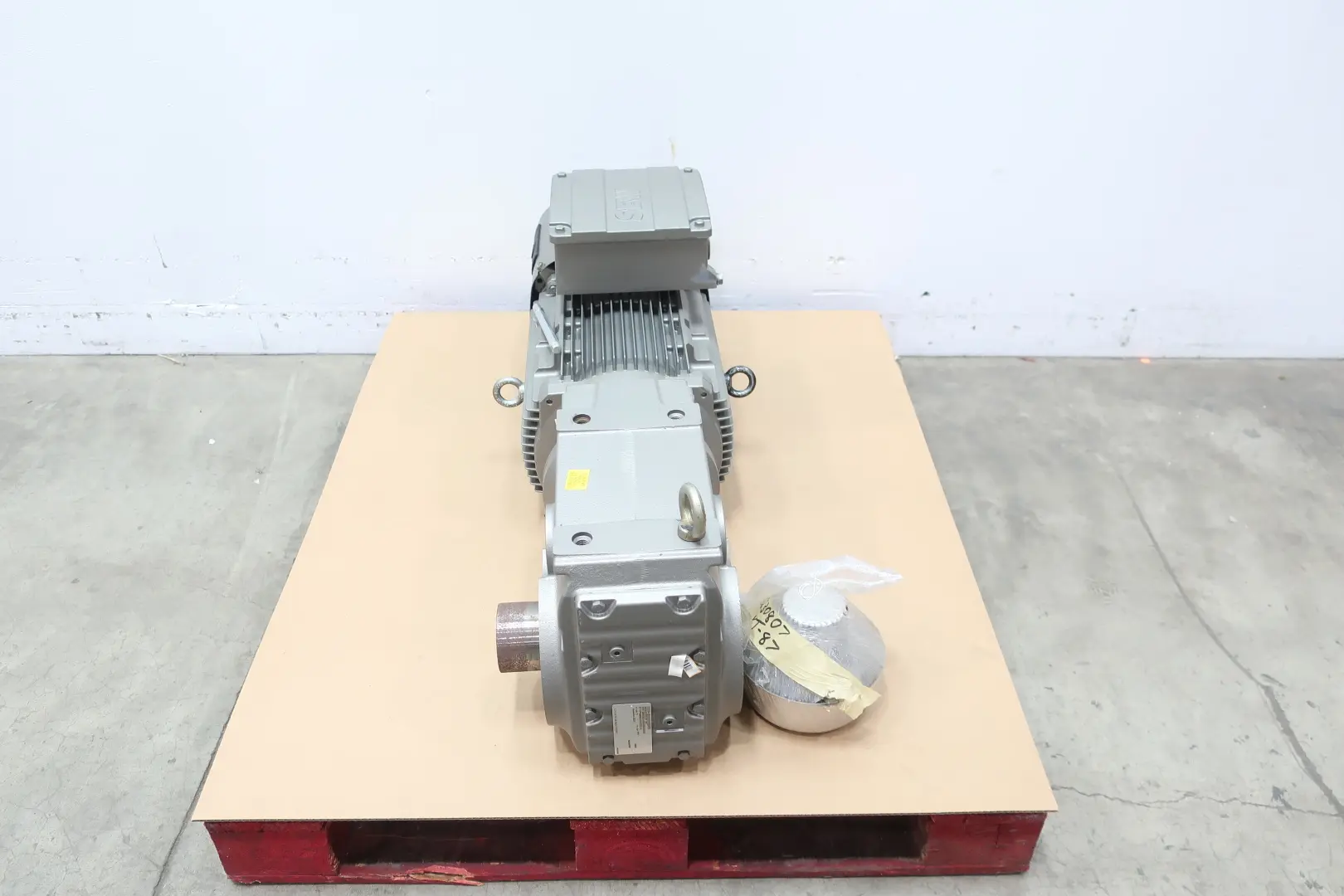 Produktfoto 1 von SEW EURODRIVE KT87 DRN160L4/BE20HR/EG7S