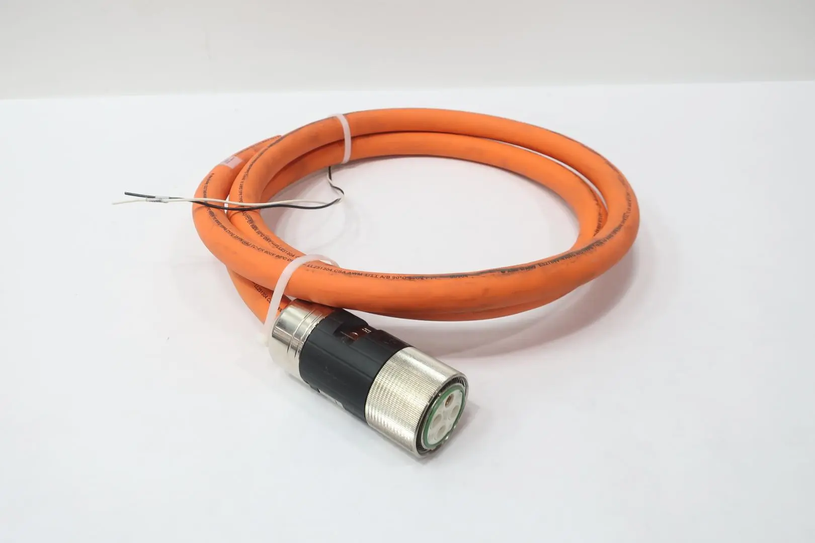 Produktfoto 1 von ALLEN BRADLEY 2090-CPBM7DF-04AA03