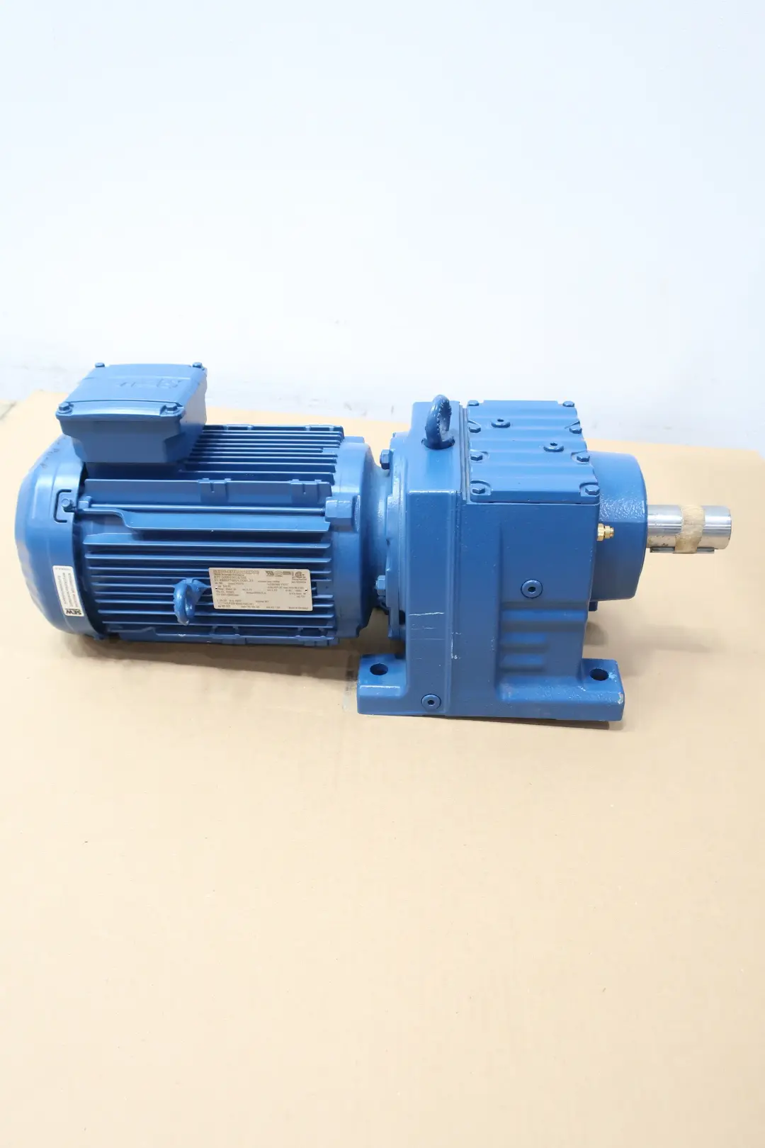 Produktfoto 1 von SEW EURODRIVE R77 DRN100L4/DH