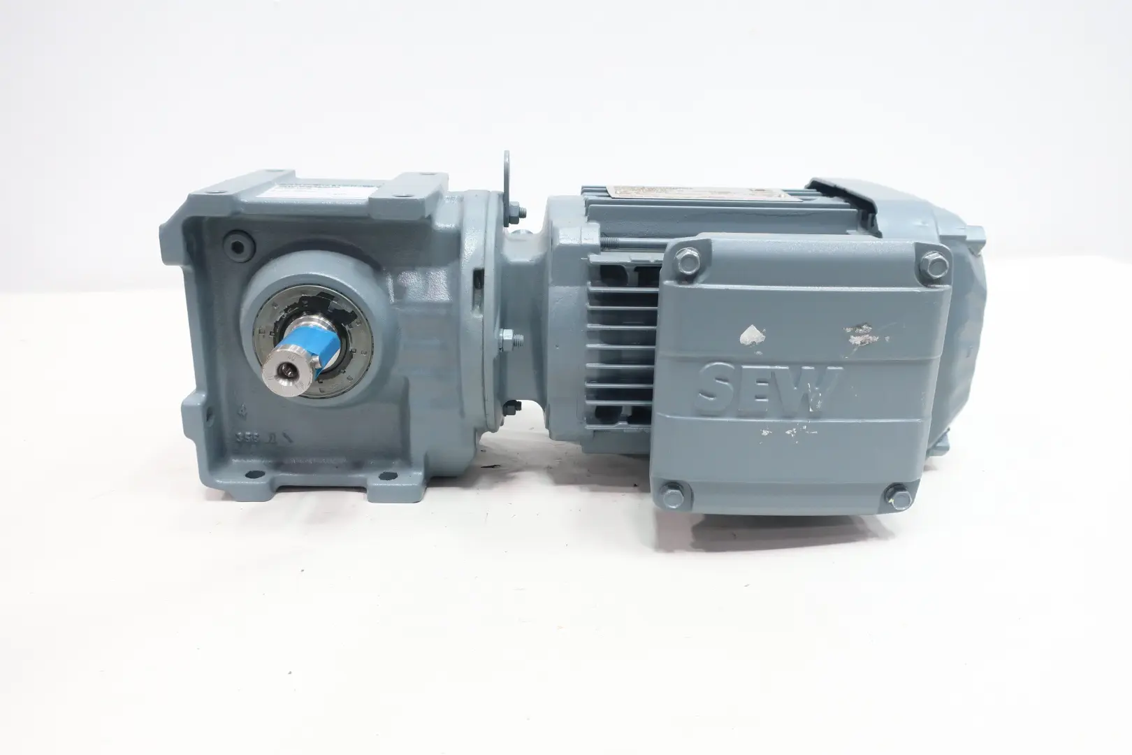 Produktfoto 1 von SEW EURODRIVE S37DRN71M4/RI