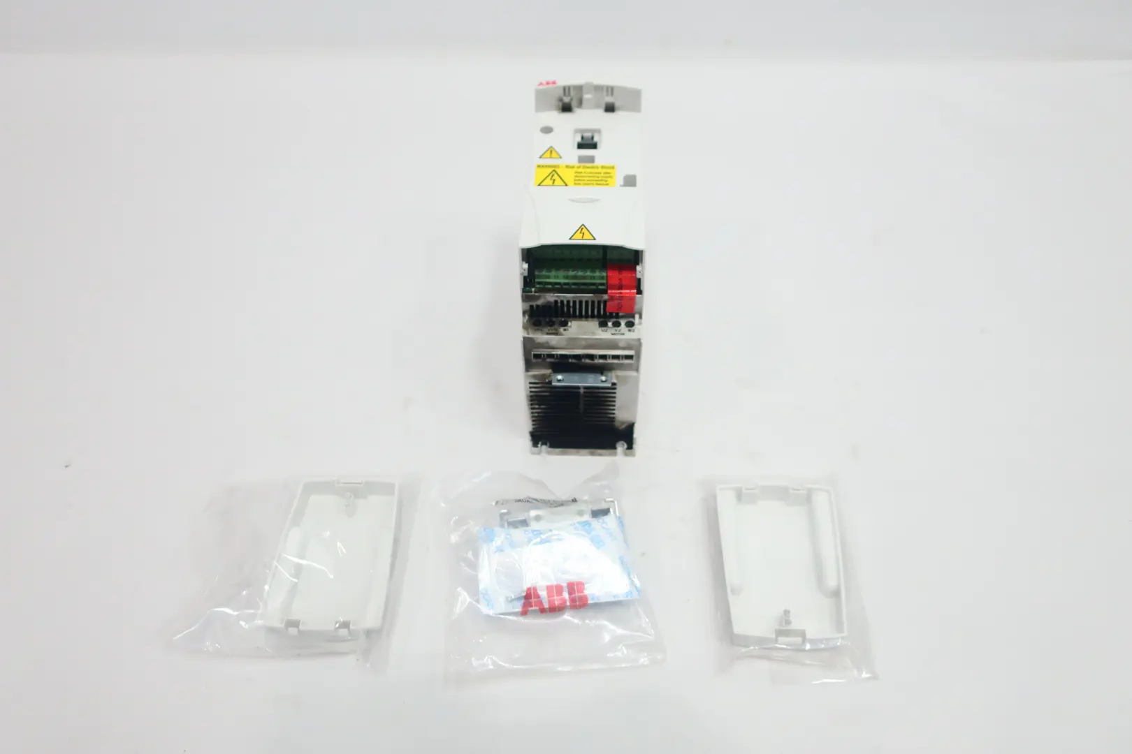 Produktfoto 1 von ABB ACS310-03U-09A7-4