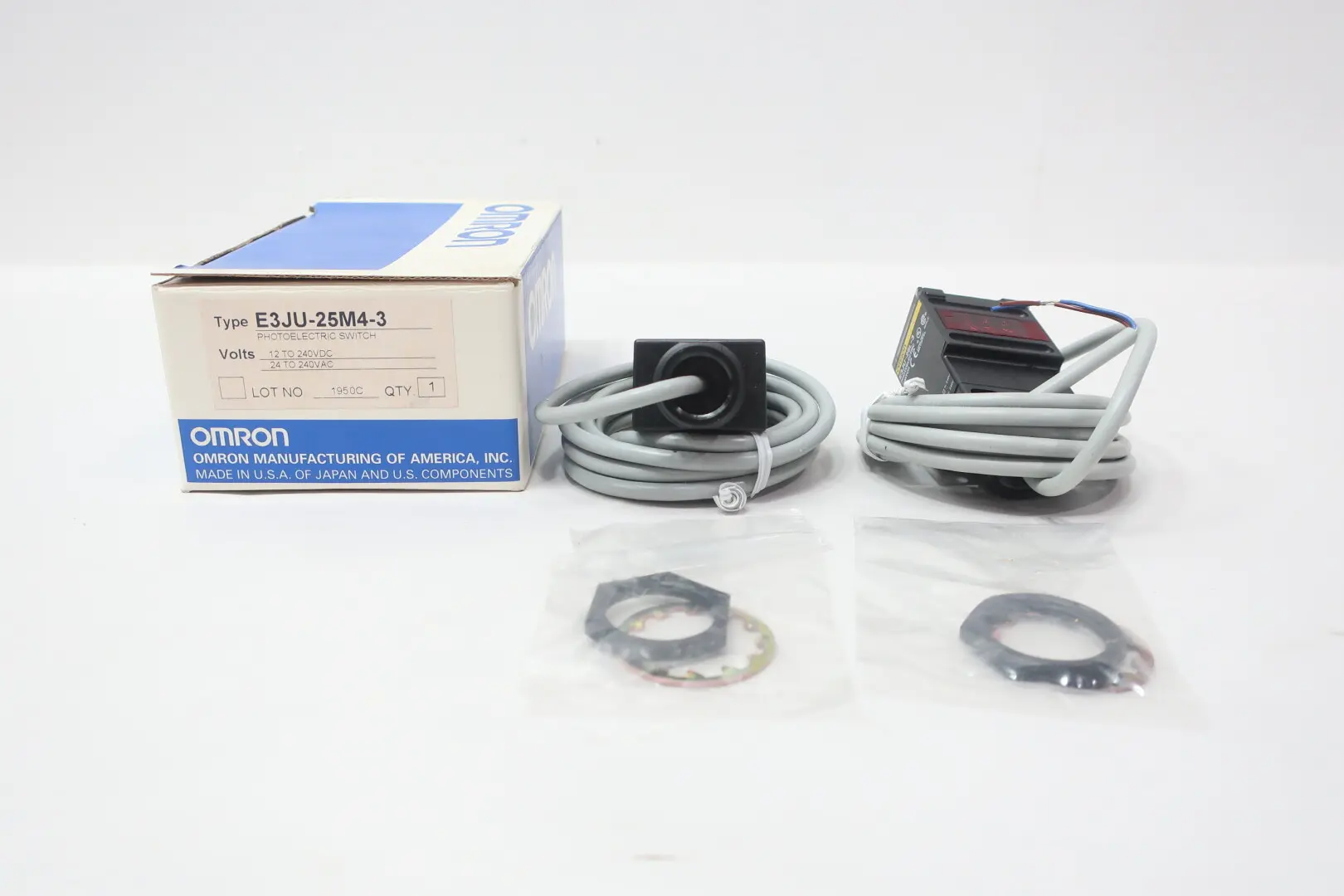 Produktfoto 1 von OMRON E3JU-25M4-3