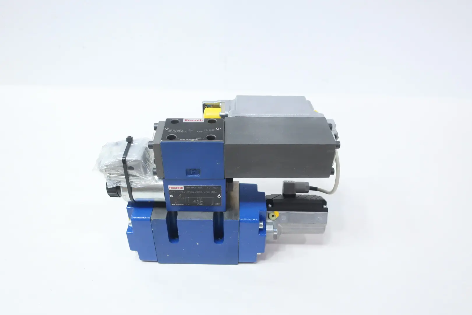 Produktfoto 1 von REXROTH 4WRLE-10-X85M-30/G24K0/A1WG02M-813