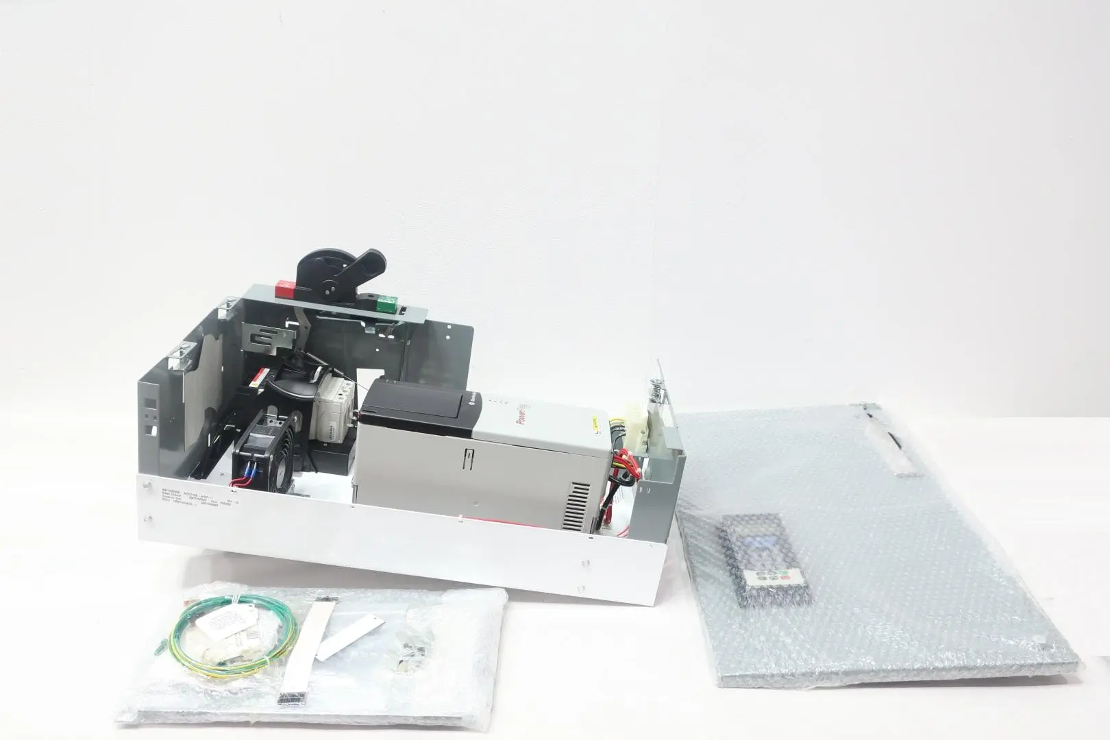 Produktfoto 1 von ALLEN BRADLEY 2163RA-5P0HJB-14DA1D-14GE-14HC3S-37TGM-79L