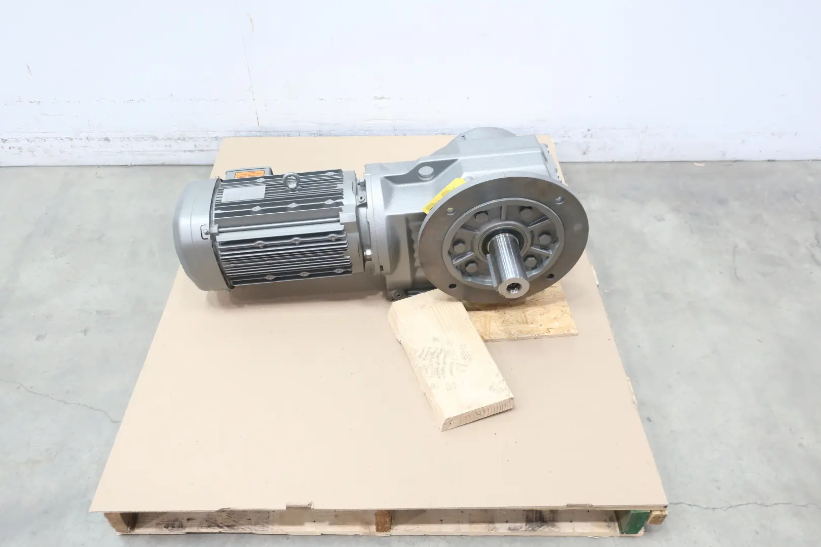 Produktfoto 1 von SEW EURODRIVE KF87 DRE132MC4/DH