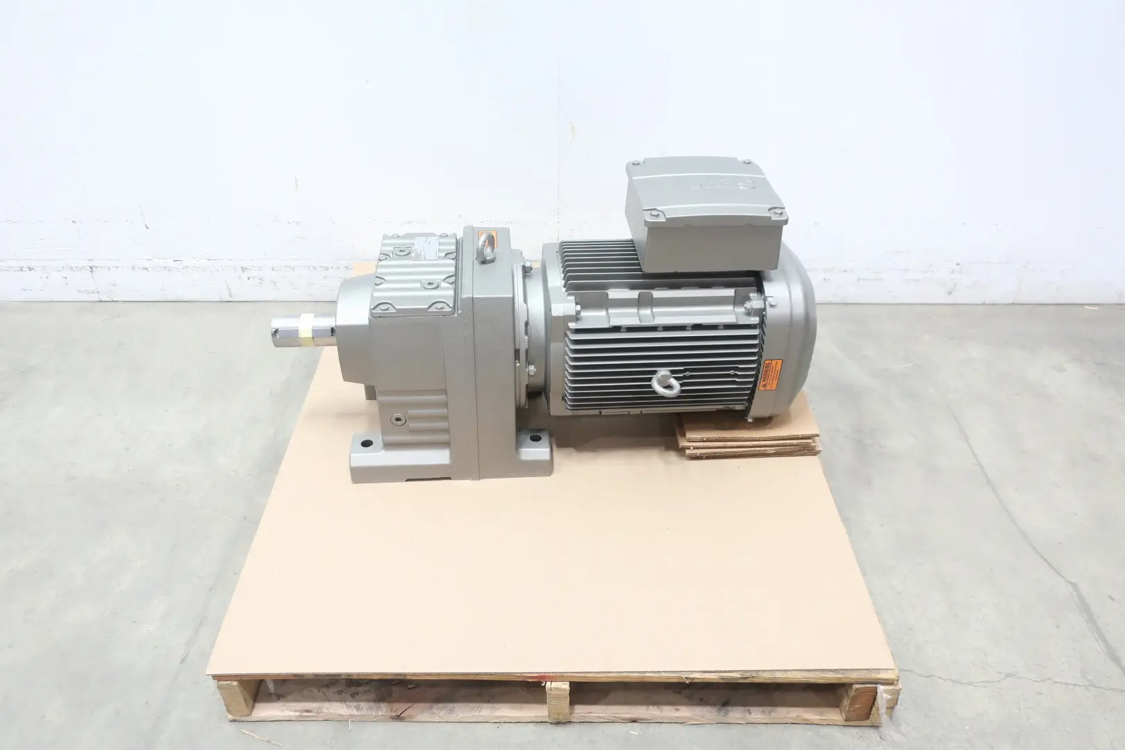 Produktfoto 1 von SEW EURODRIVE R97 DRN160M4