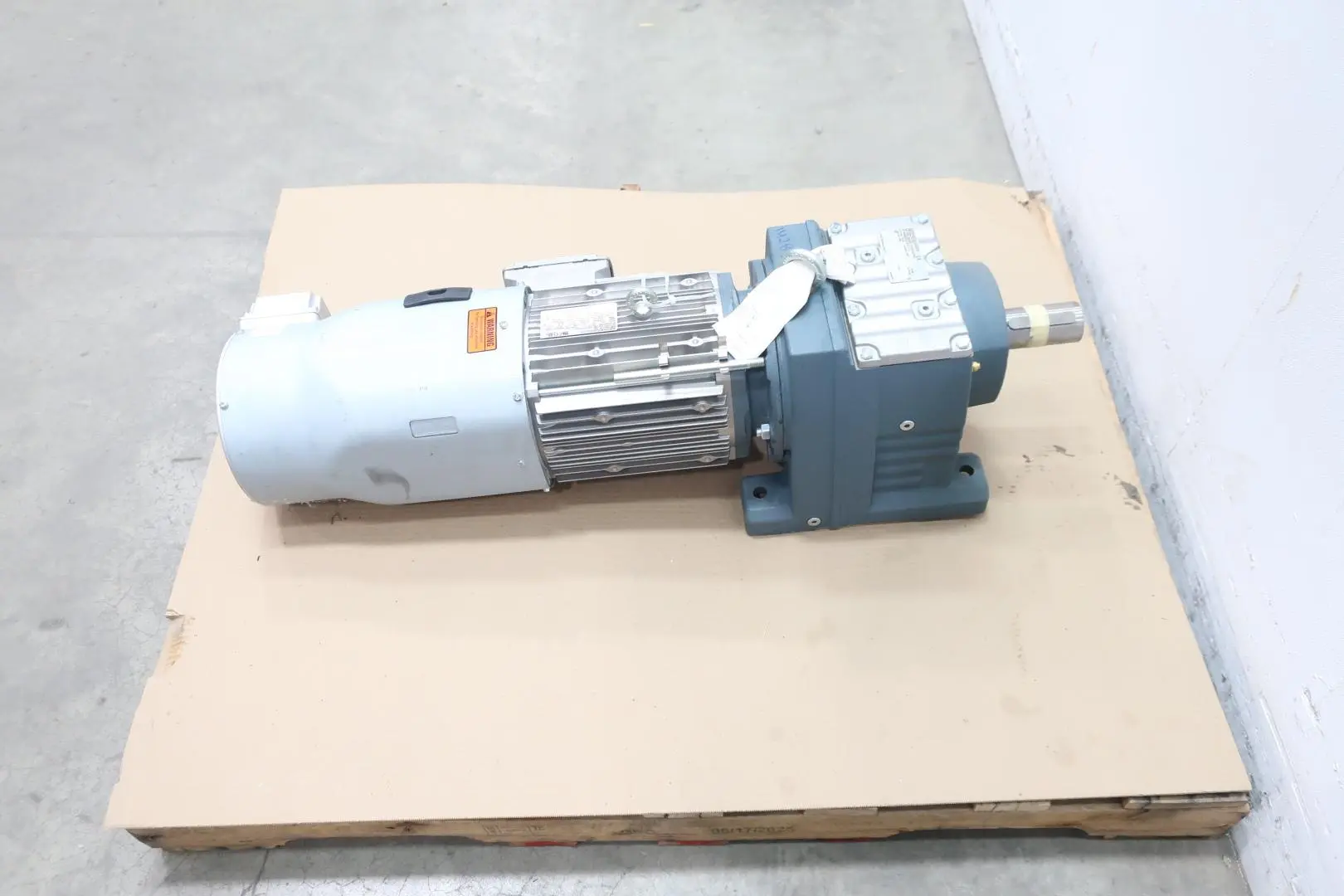 Produktfoto 1 von SEW EURODRIVE R87 DRL132S4BE11HR/TF/ES7S/V