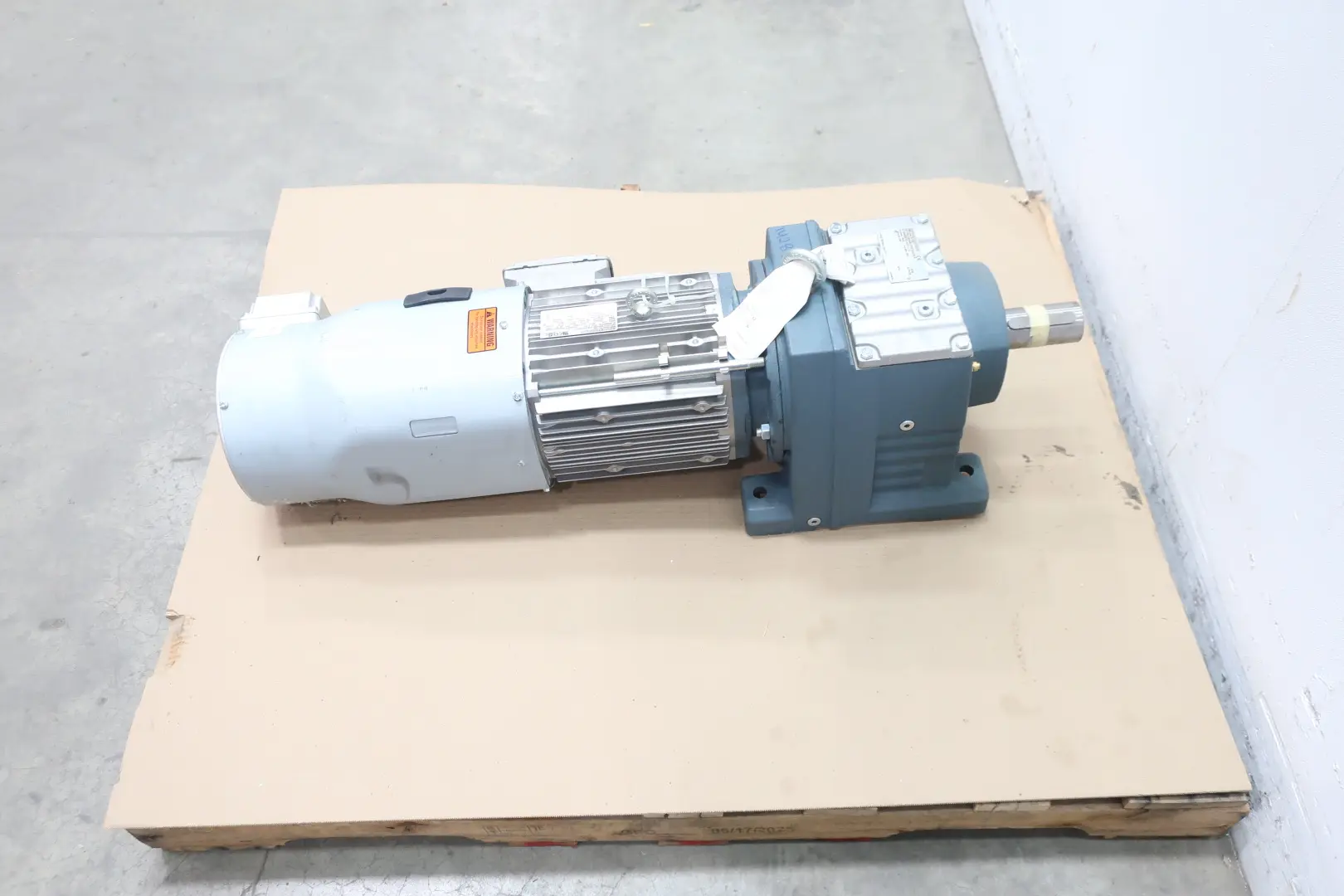 Produktfoto 1 von SEW EURODRIVE R87 DRL132S4BE11HR/TF/ES7S/V