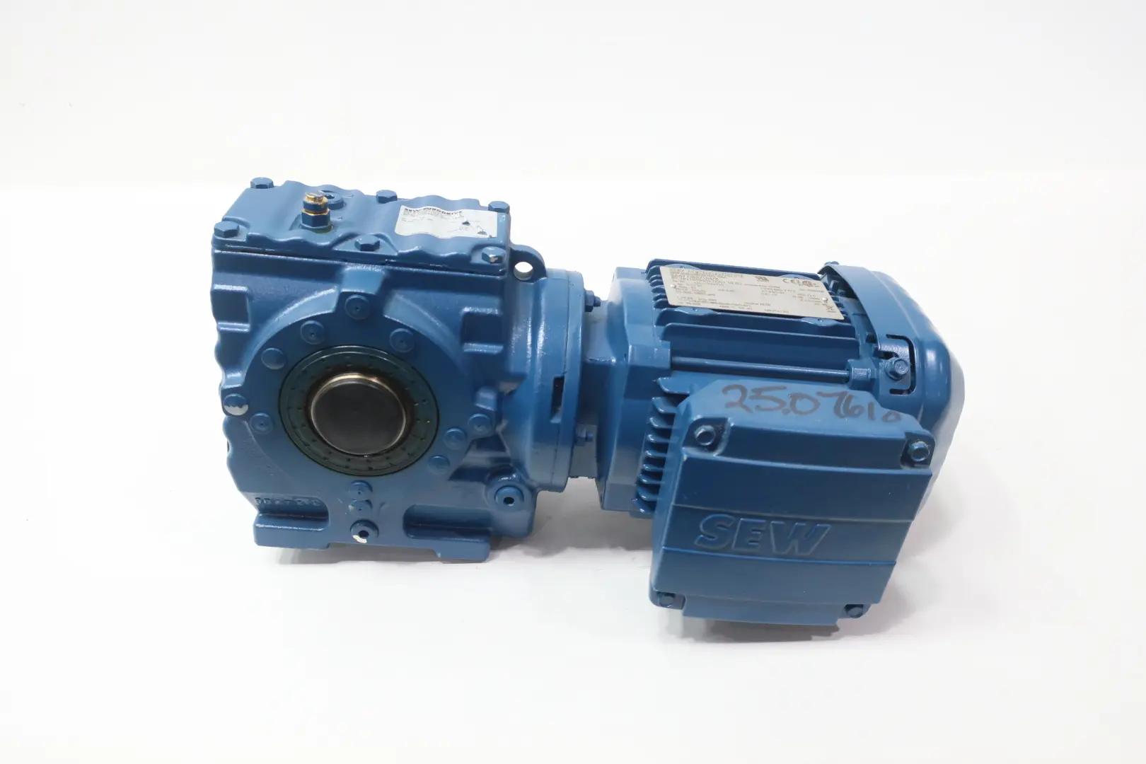 Produktfoto 1 von SEW EURODRIVE SA47 DRS71S4/Z